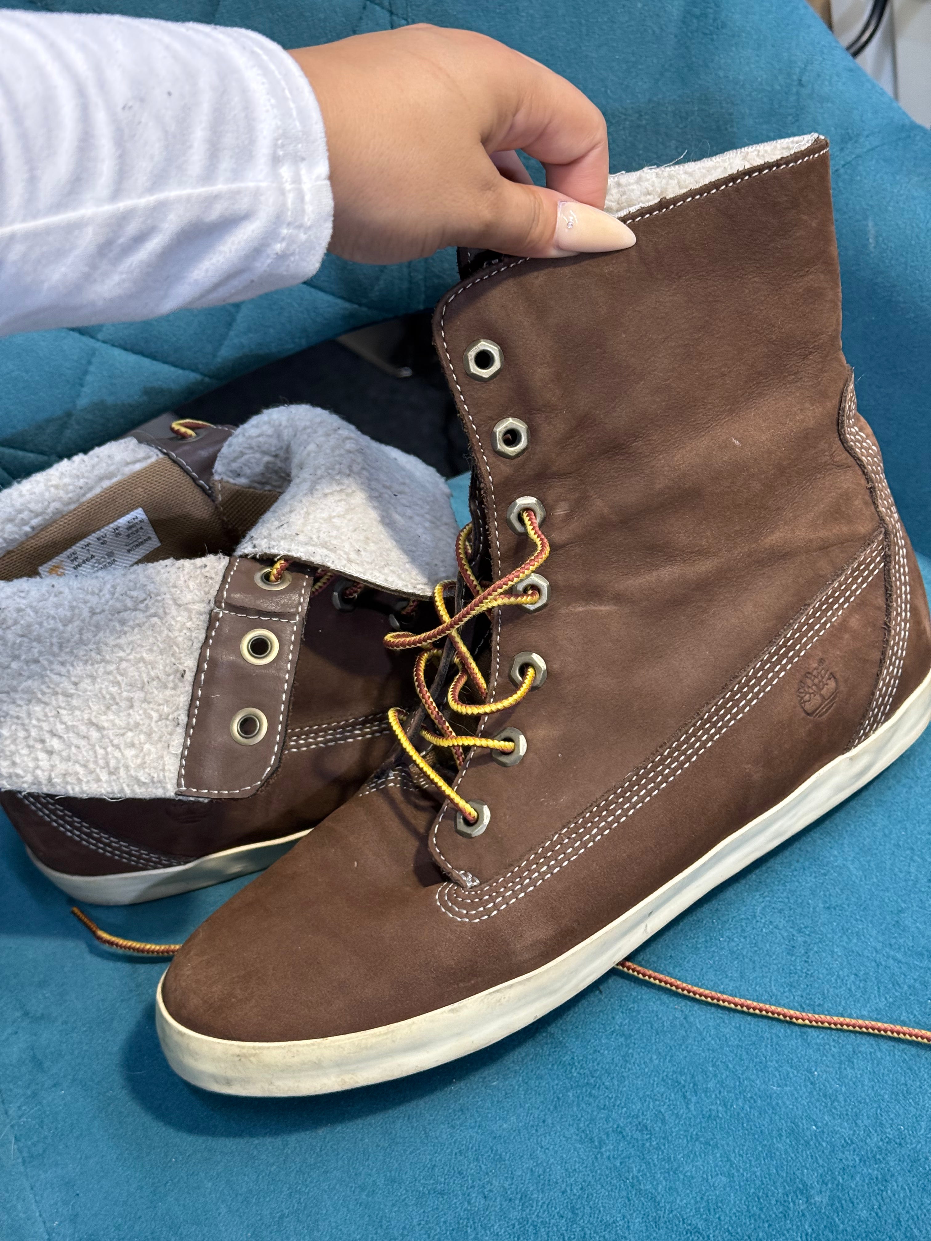 Brown Timberland boots / Roll top boot