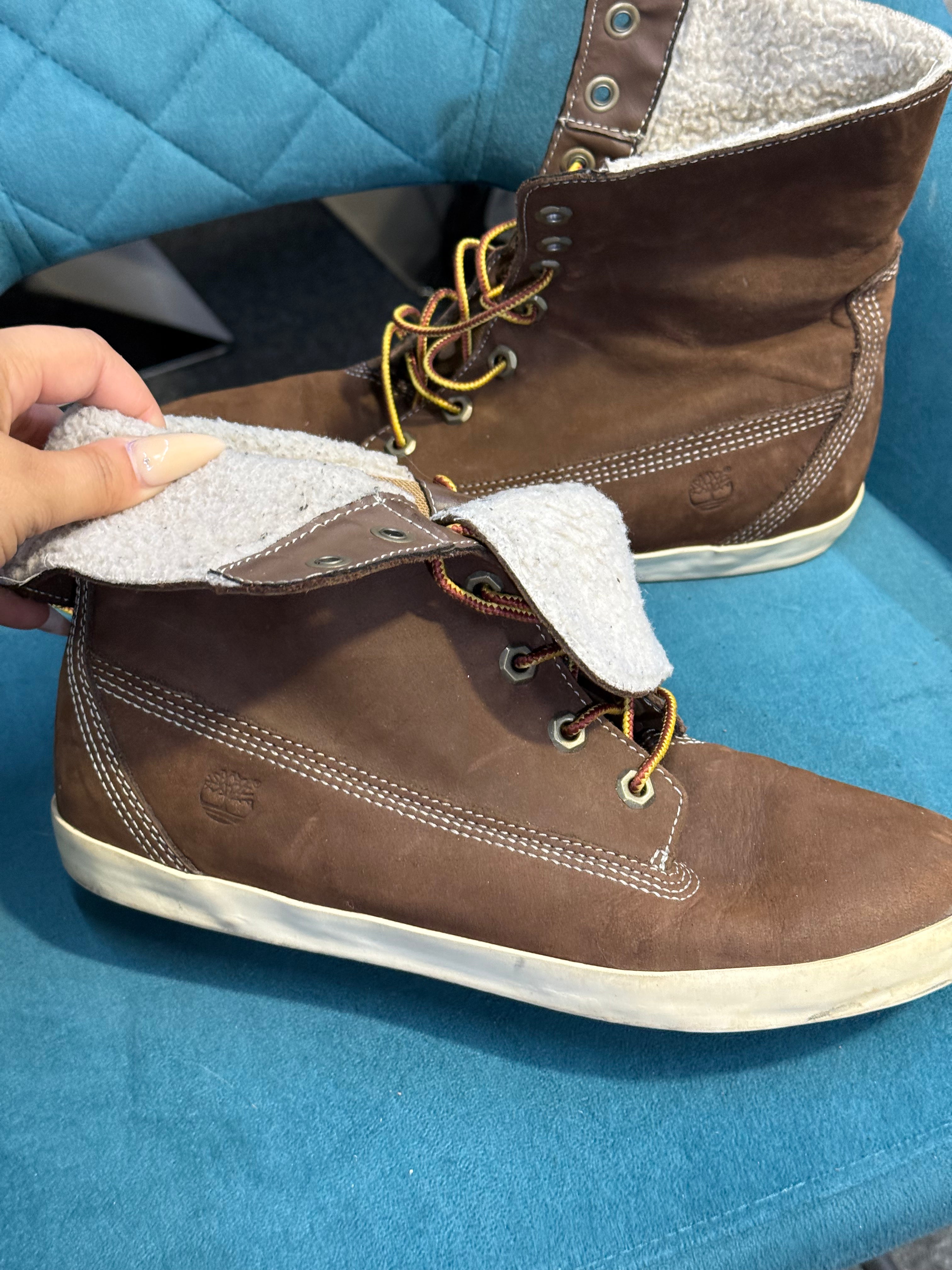 Brown Timberland boots / Roll top boot