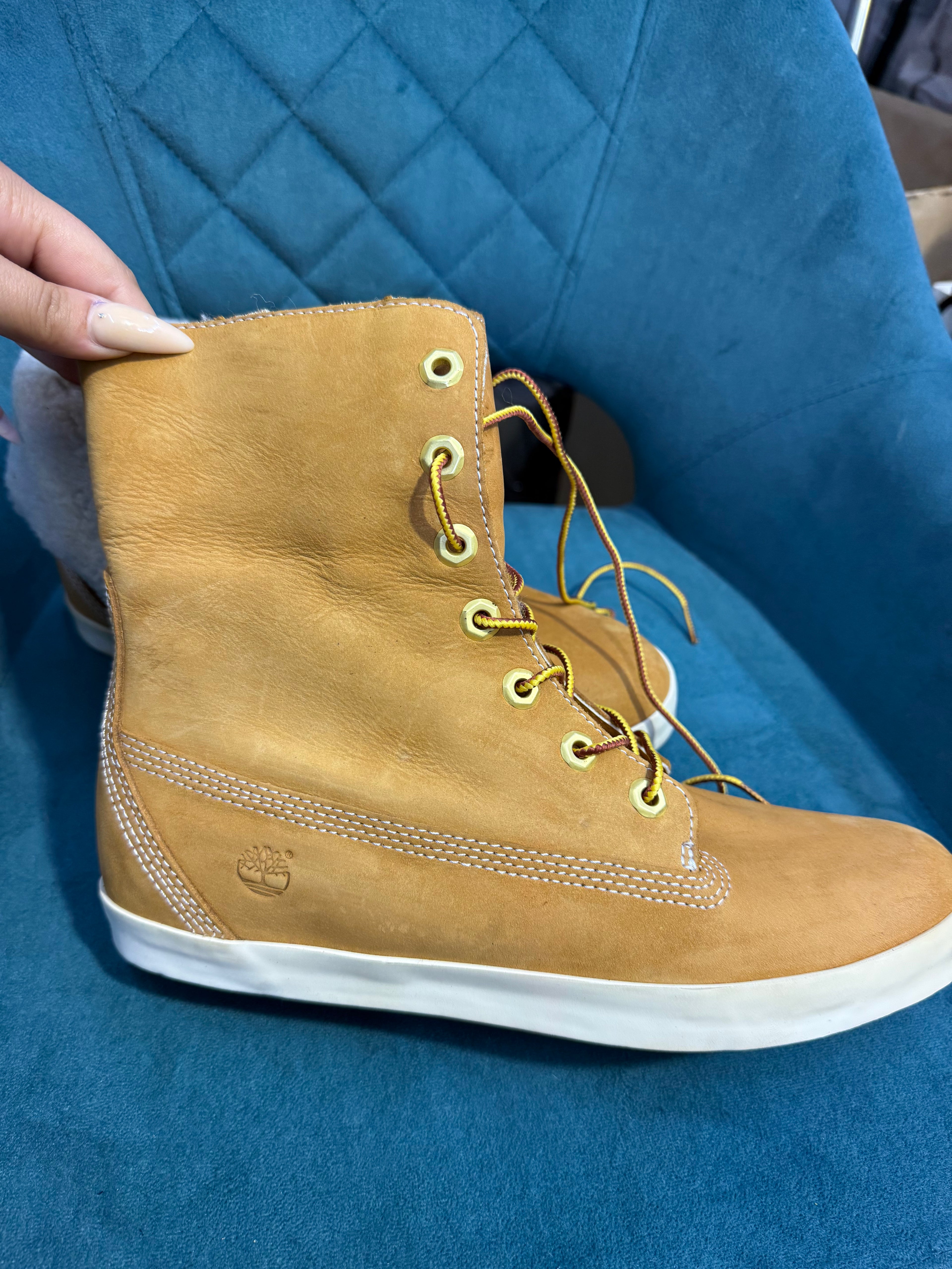 Tan Timberland boots / Roll top boot