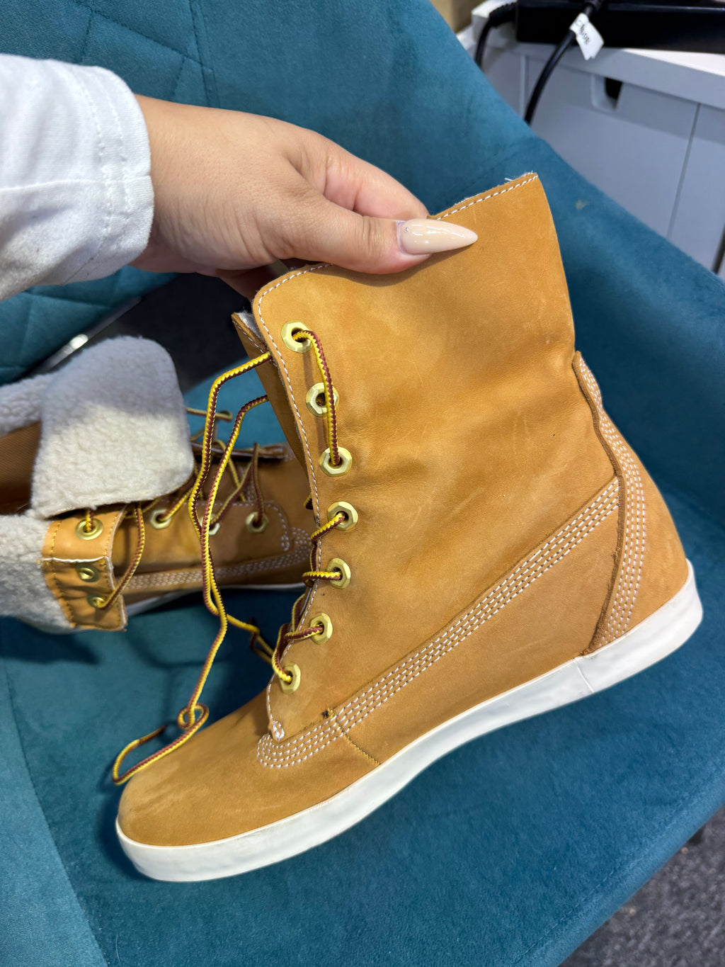 Tan Timberland boots / Roll top boot