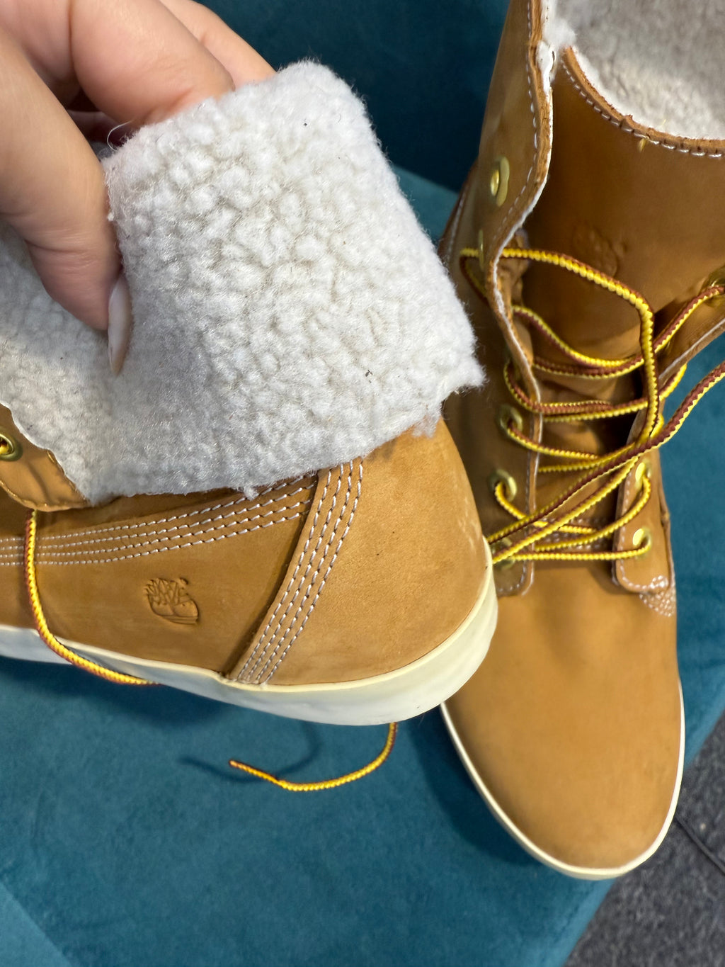 Tan Timberland boots / Roll top boot