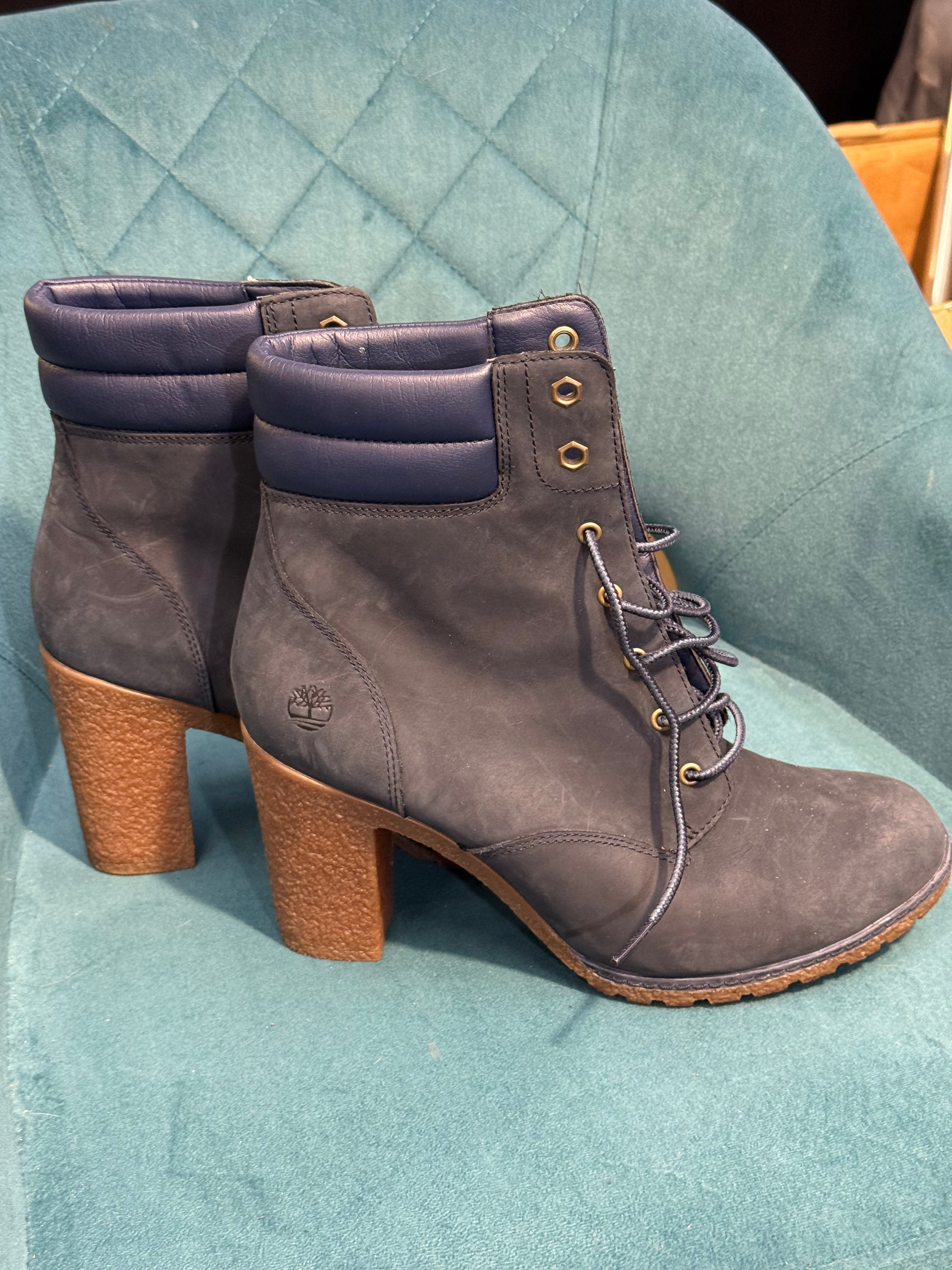 Brand new Timberland navy high heel boots - Size 7.5