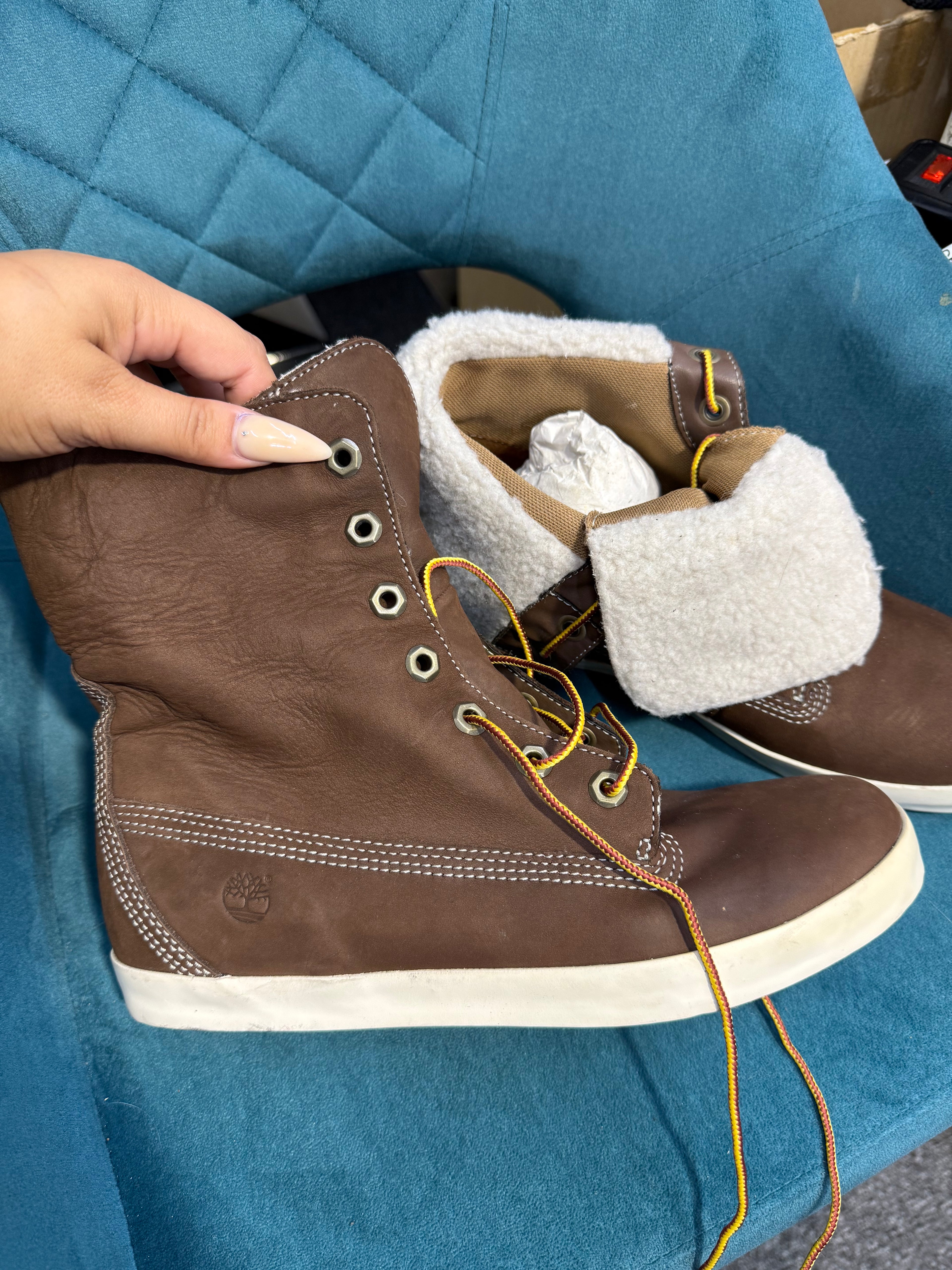 Brown Timberland boots / Roll top boot - Size 7.5