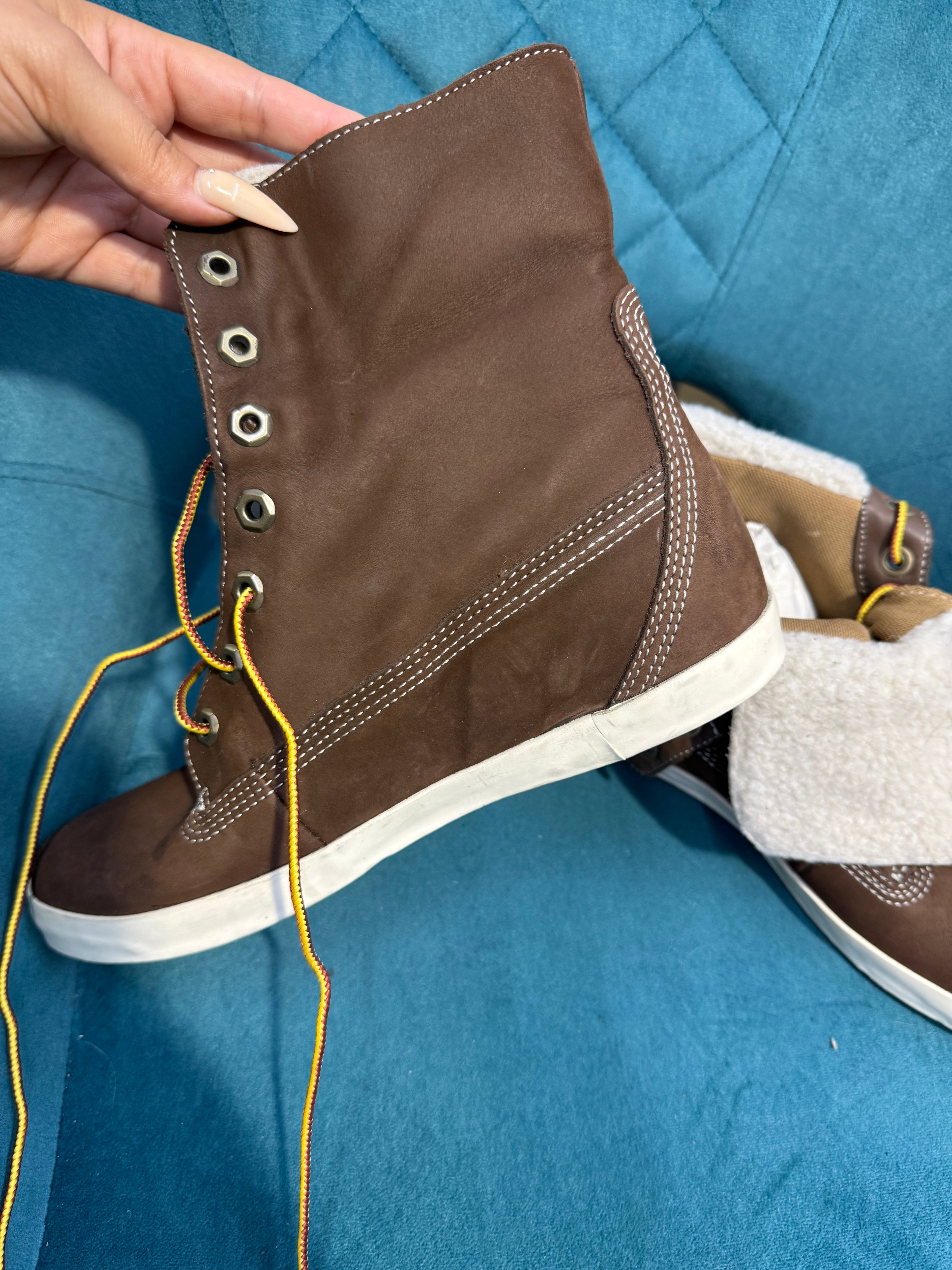 Brown Timberland boots / Roll top boot - Size 7.5