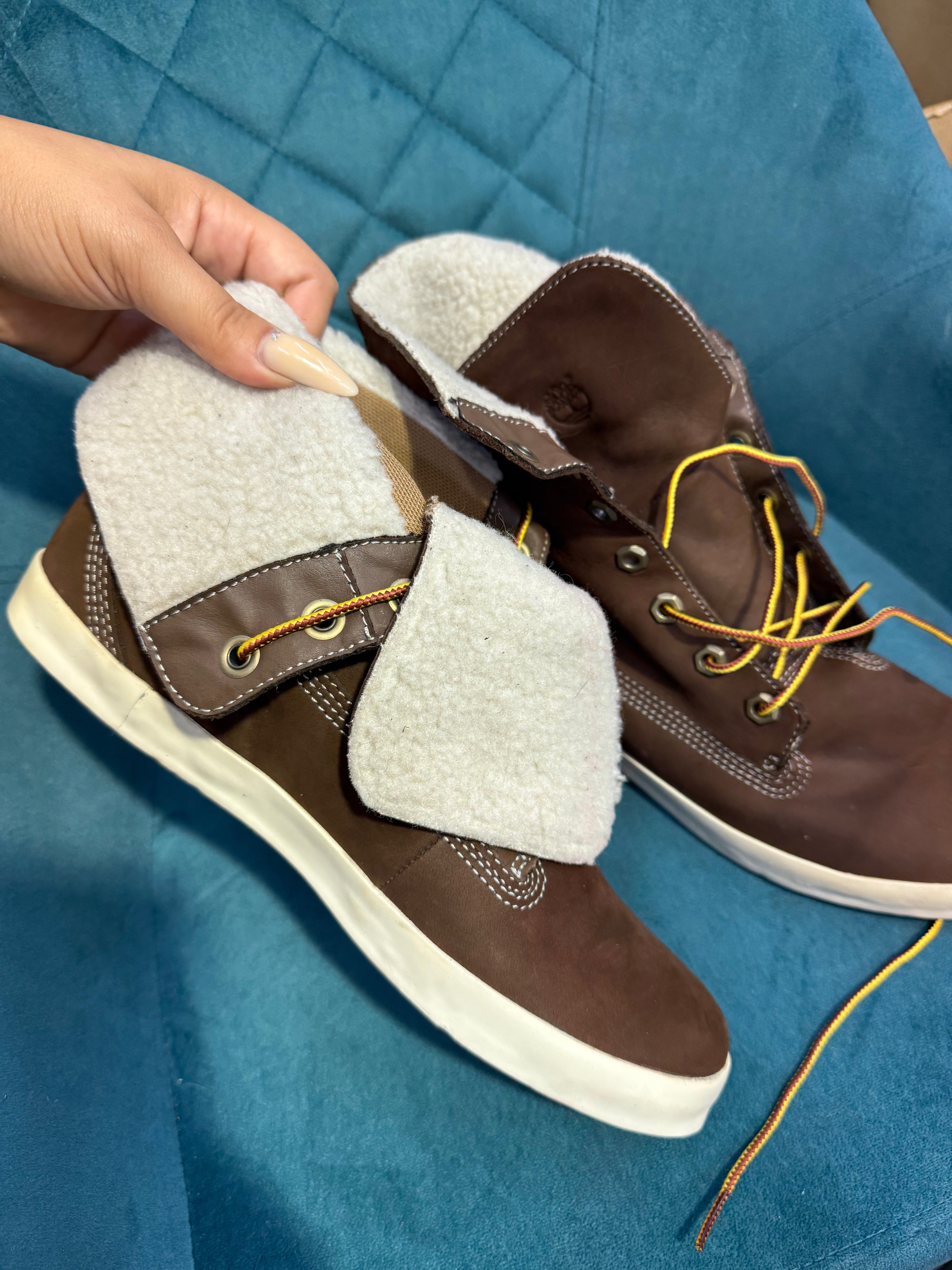 Brown Timberland boots / Roll top boot - Size 7.5