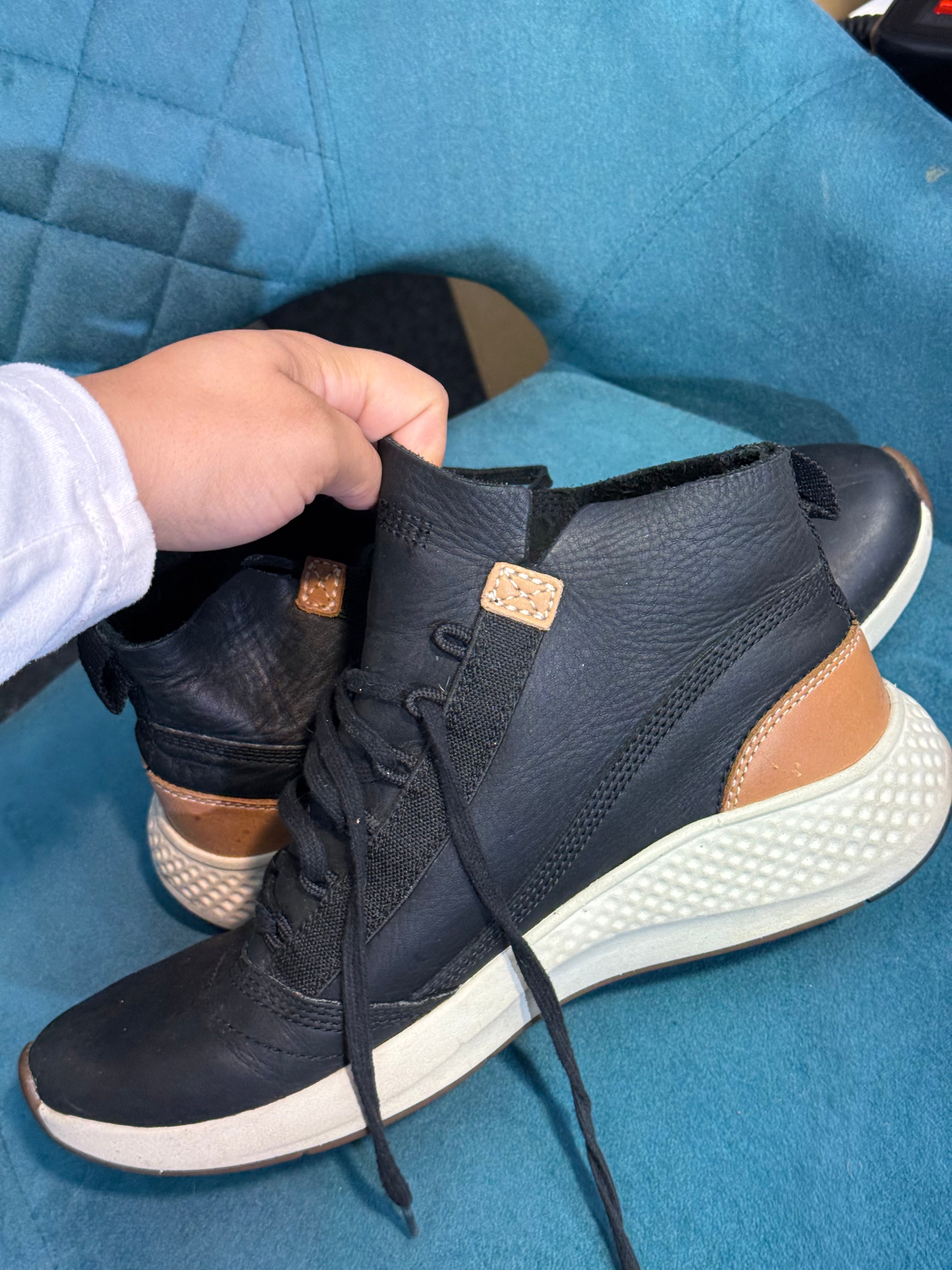 Timberland black trainers - Size 7