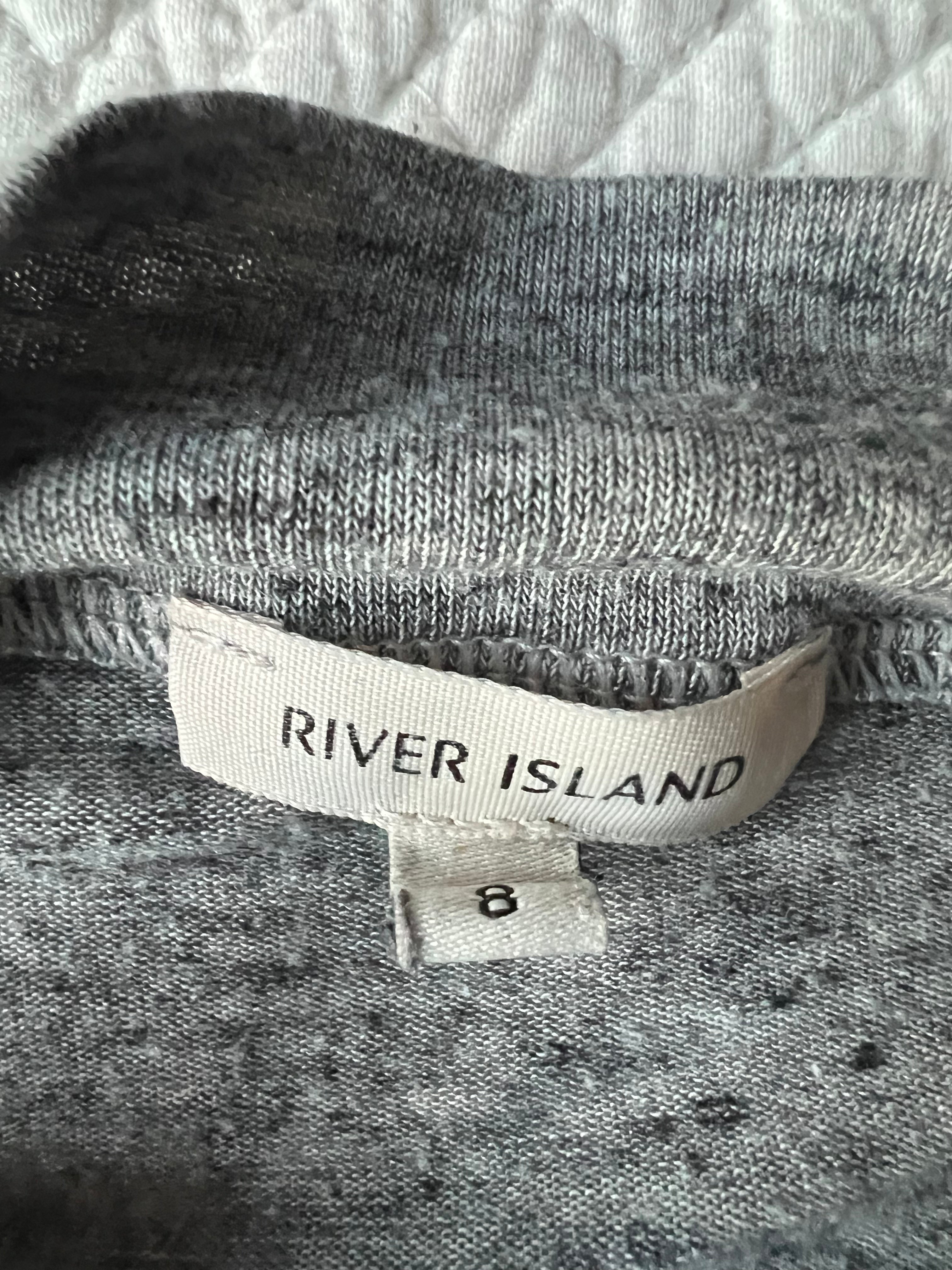 Grey t-shirt