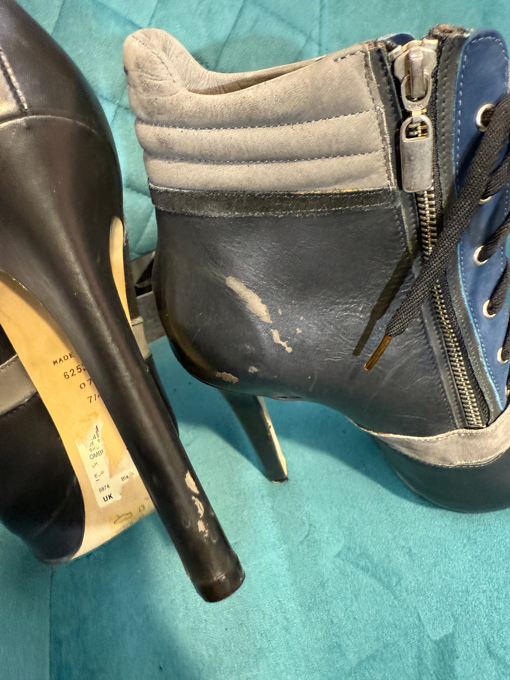 Black high heel boots lace up with zip - Size 7
