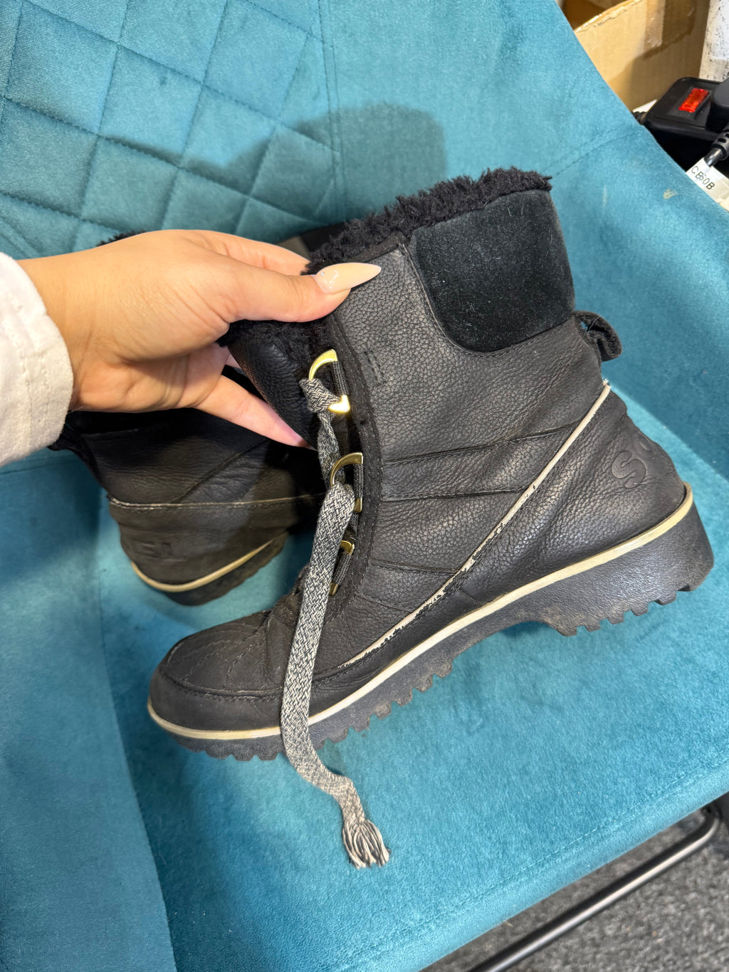 Sorel lace up black boots - Size 7