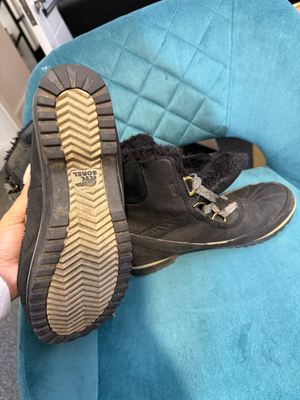 Sorel lace up black boots - Size 7