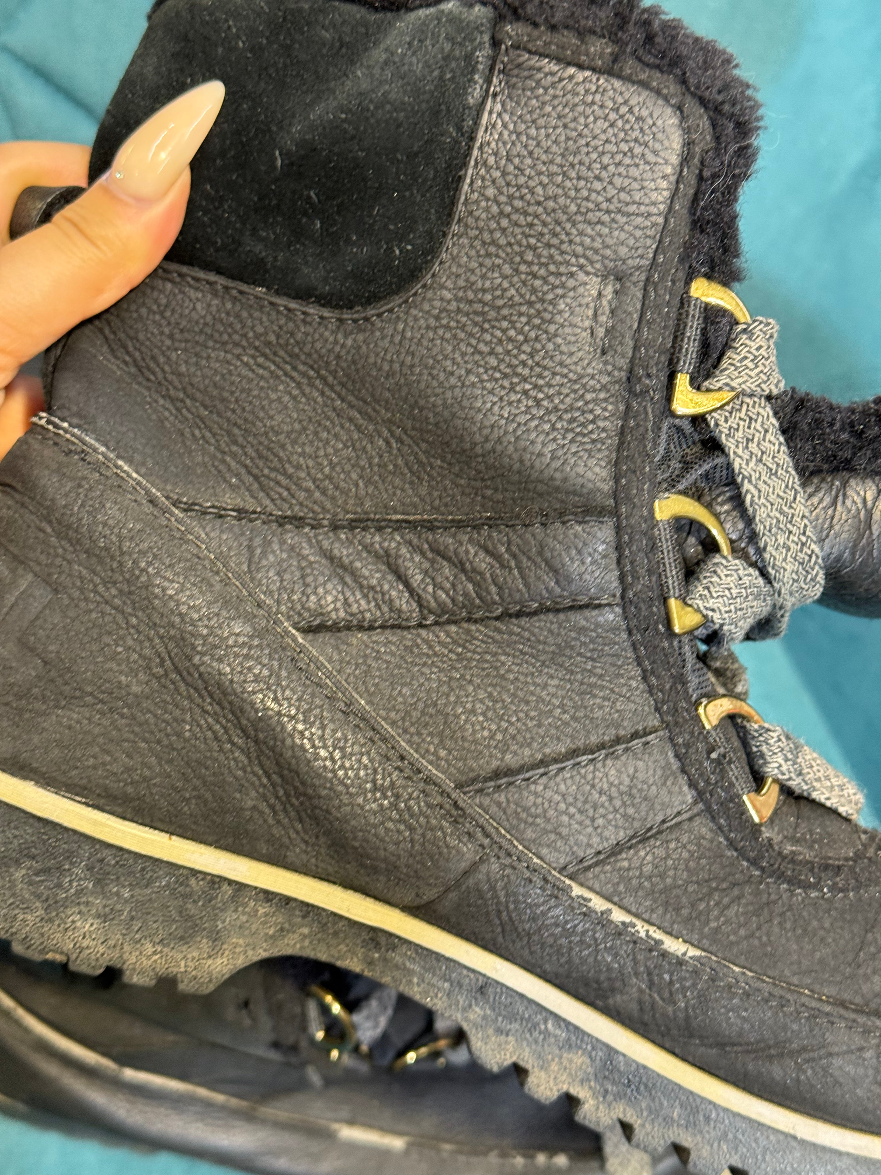 Sorel lace up black boots - Size 7