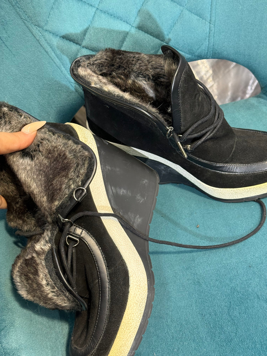 United Nude black wedge boot with fur inside