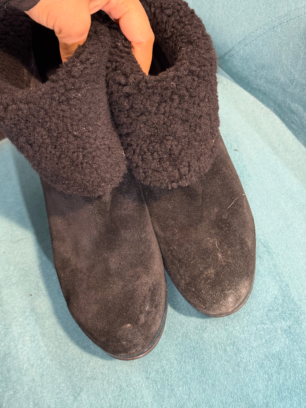 Ugg black suede heeled ankle boots with faux fur fold