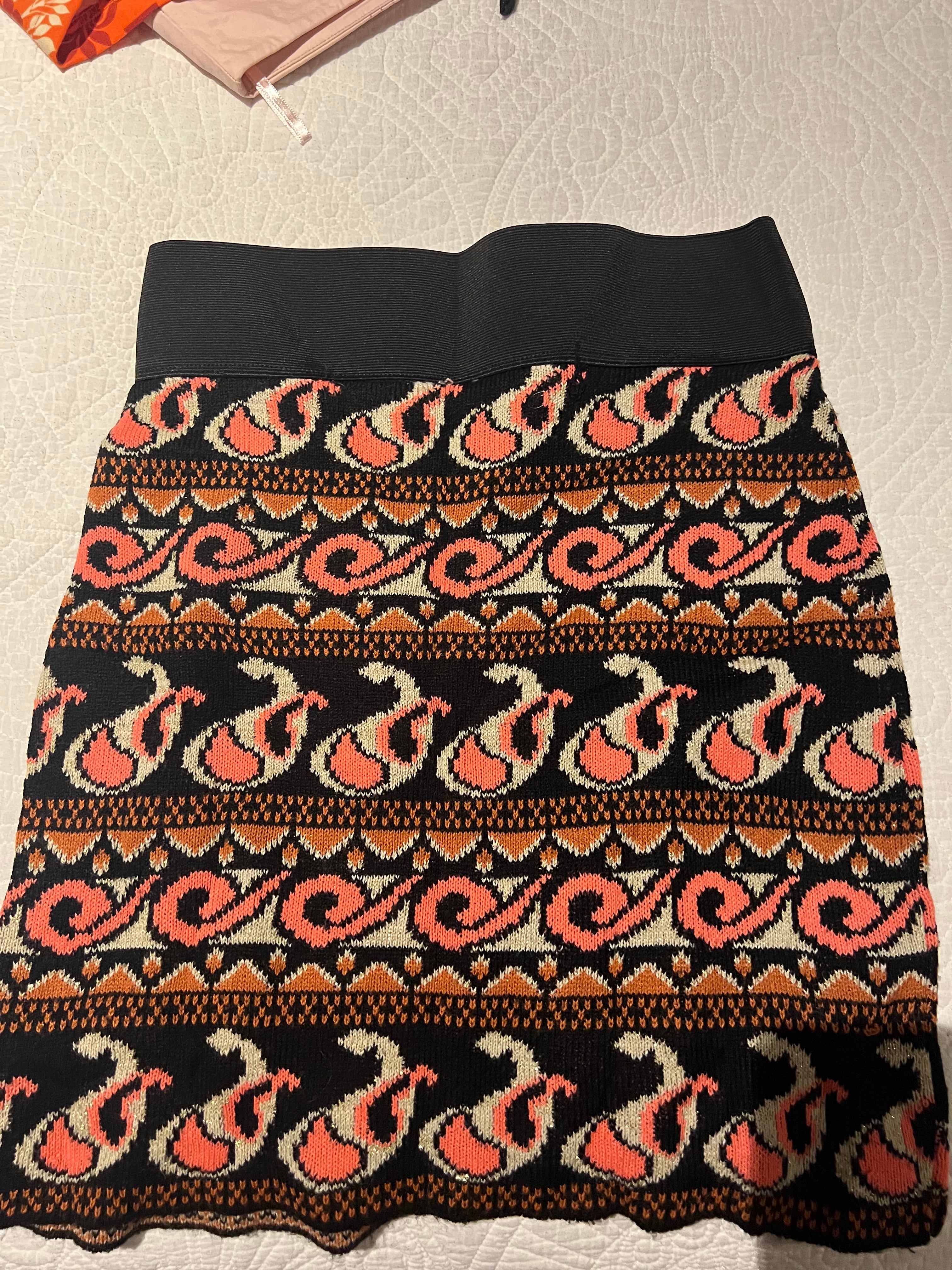 Patterned mini skirt