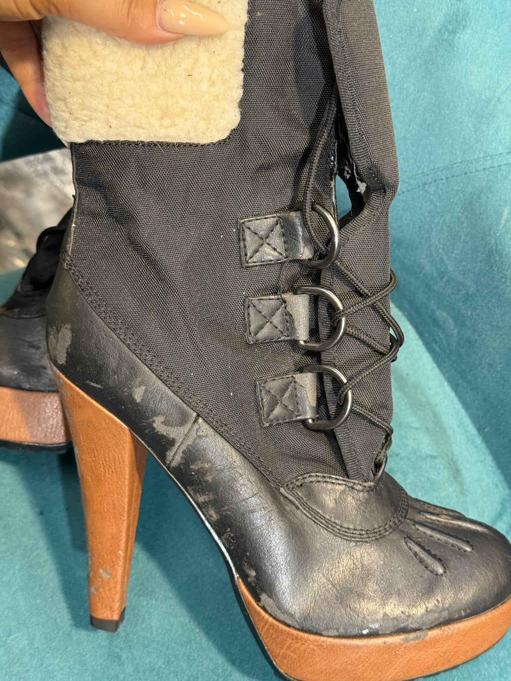 Black & tan lace-up heeled winter boots