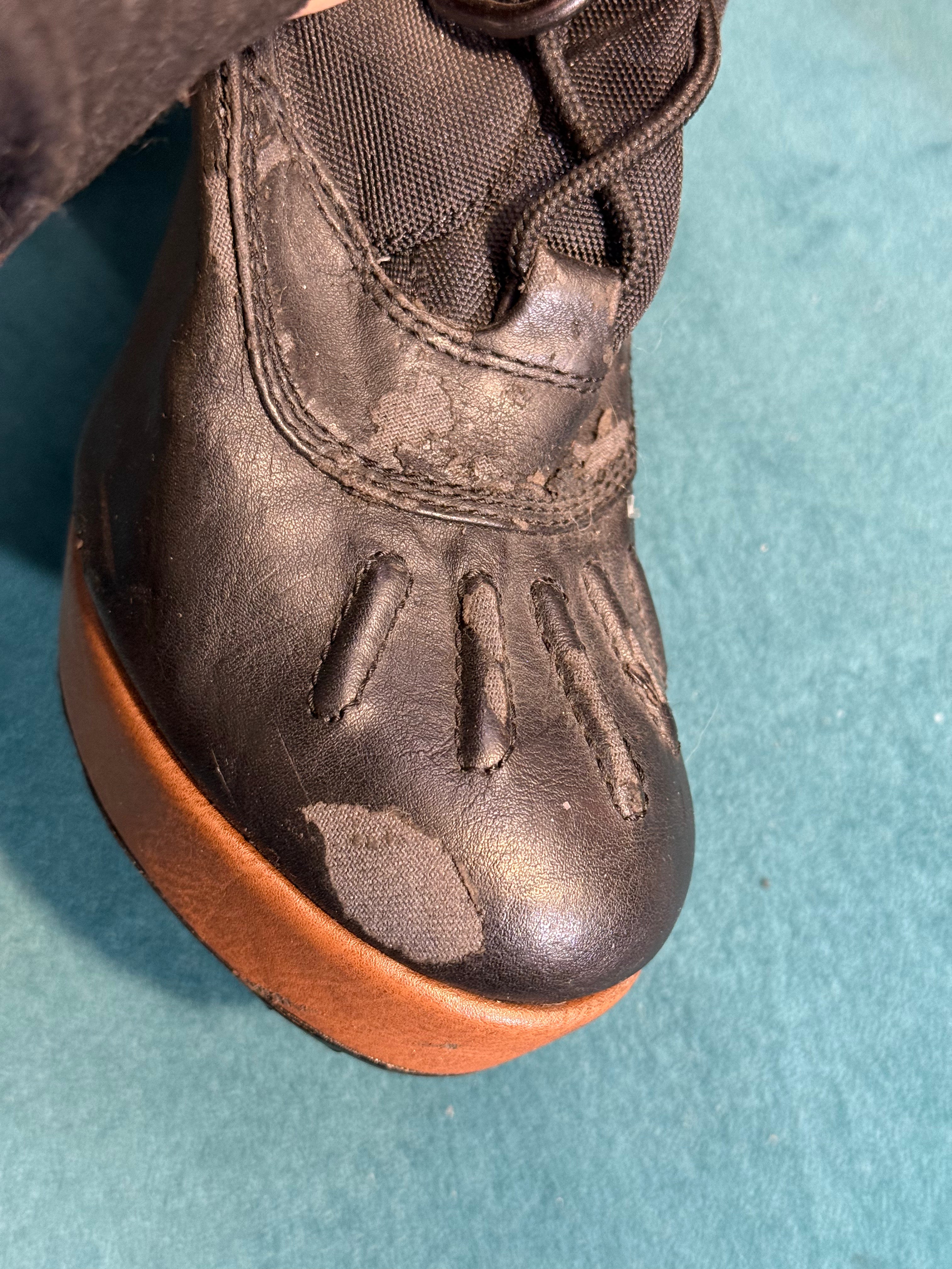 Black & tan lace-up heeled winter boots