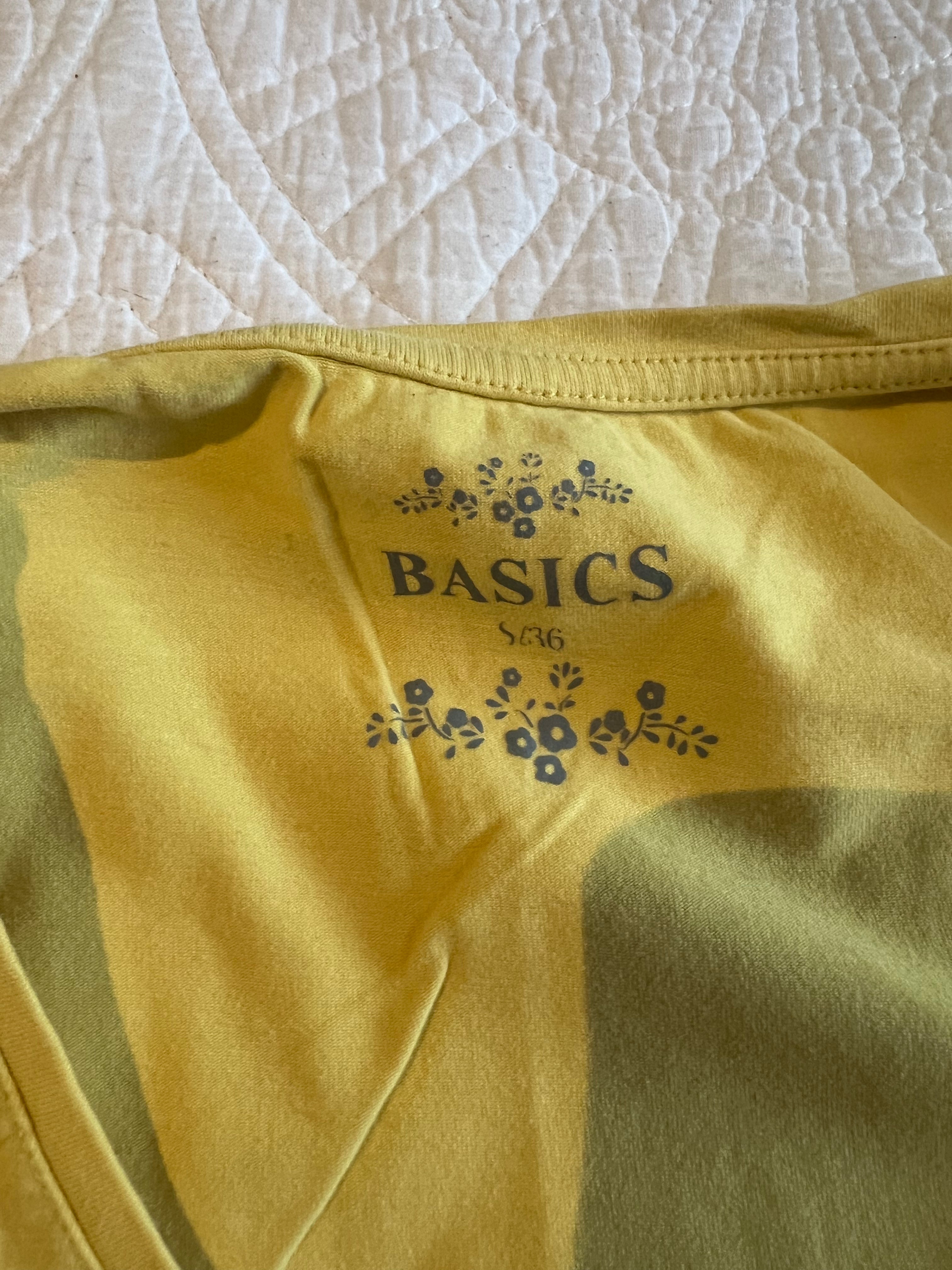 Yellow fitted top
