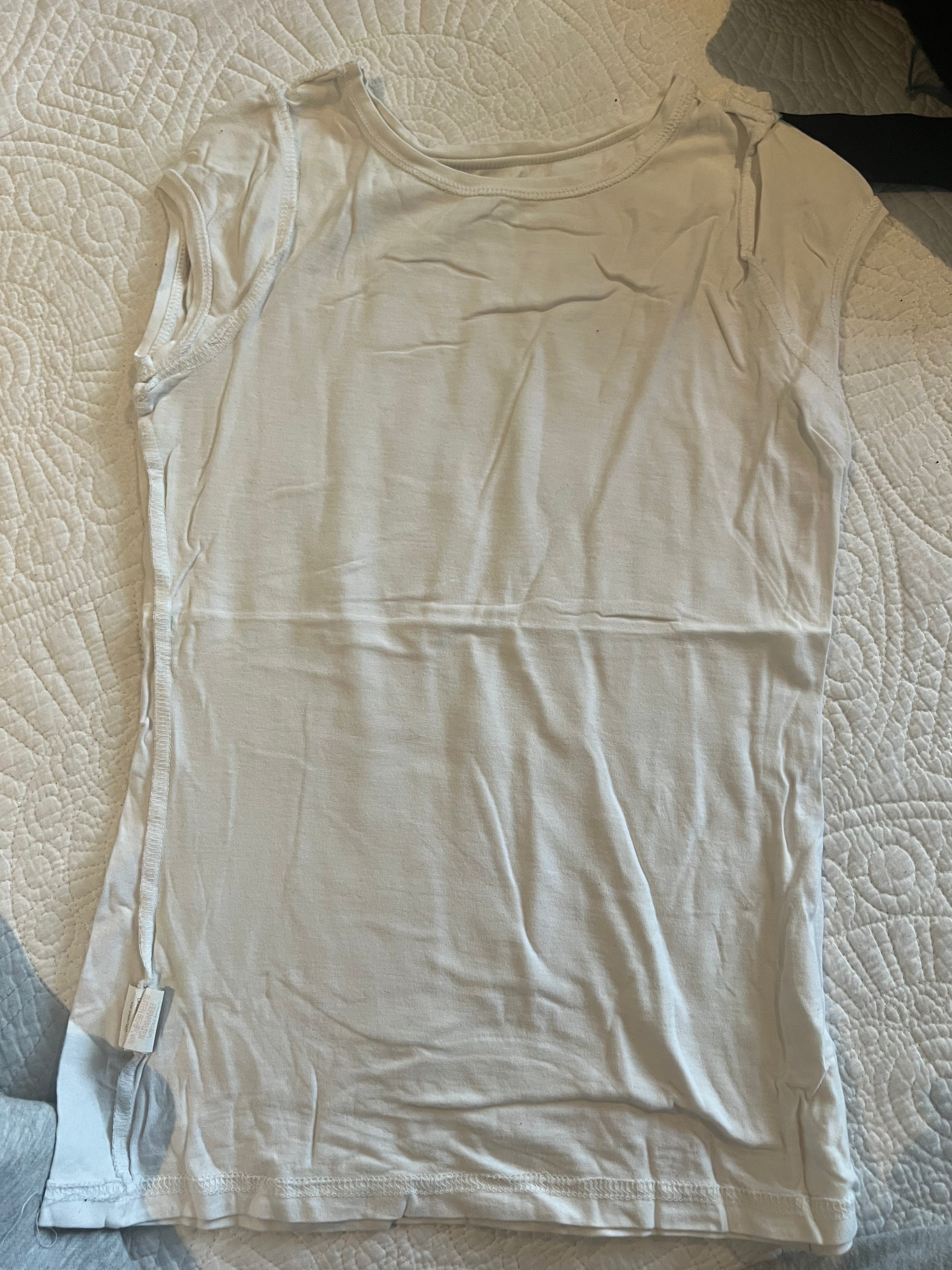 White fitted top