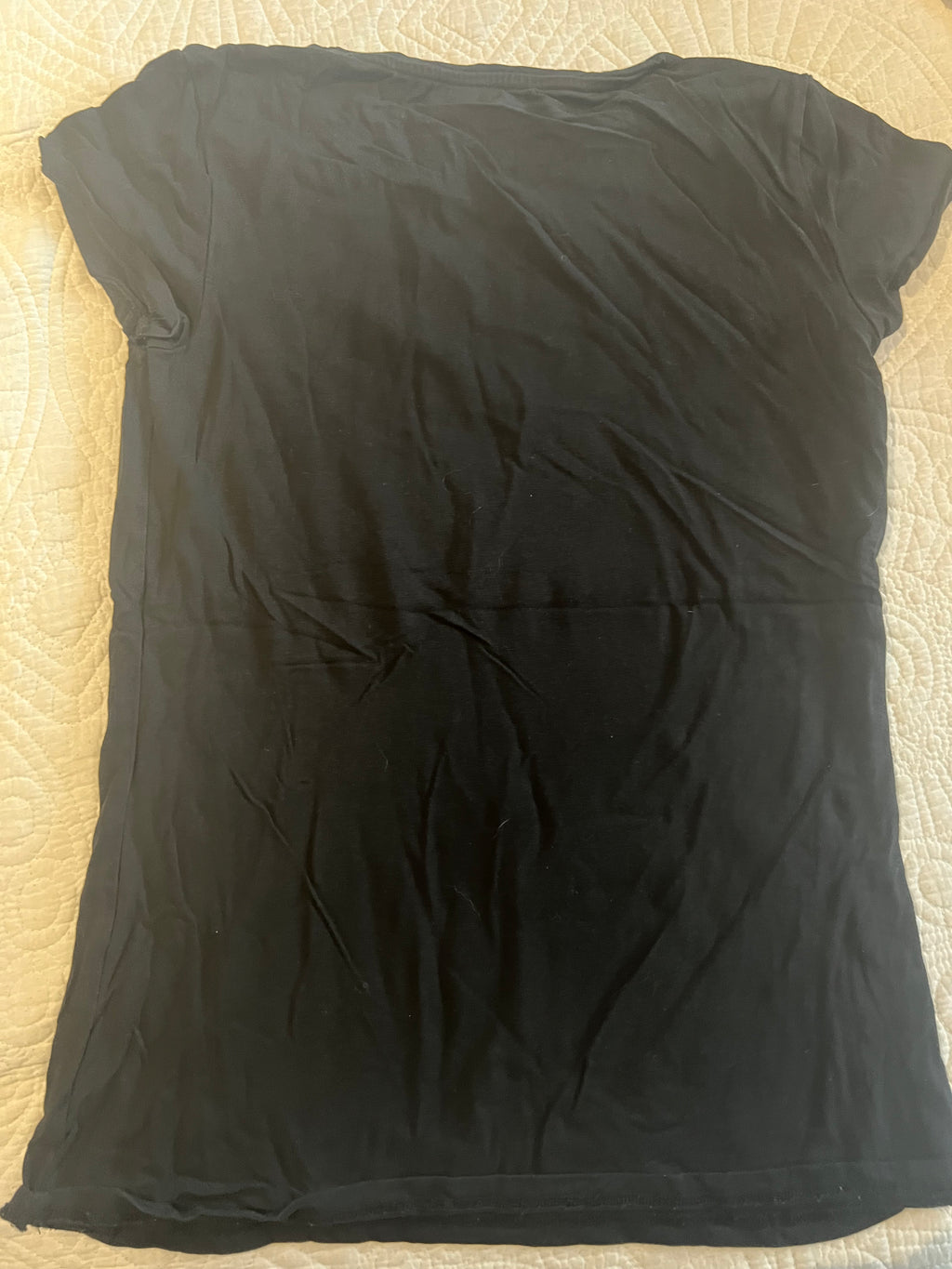 Black fitted top
