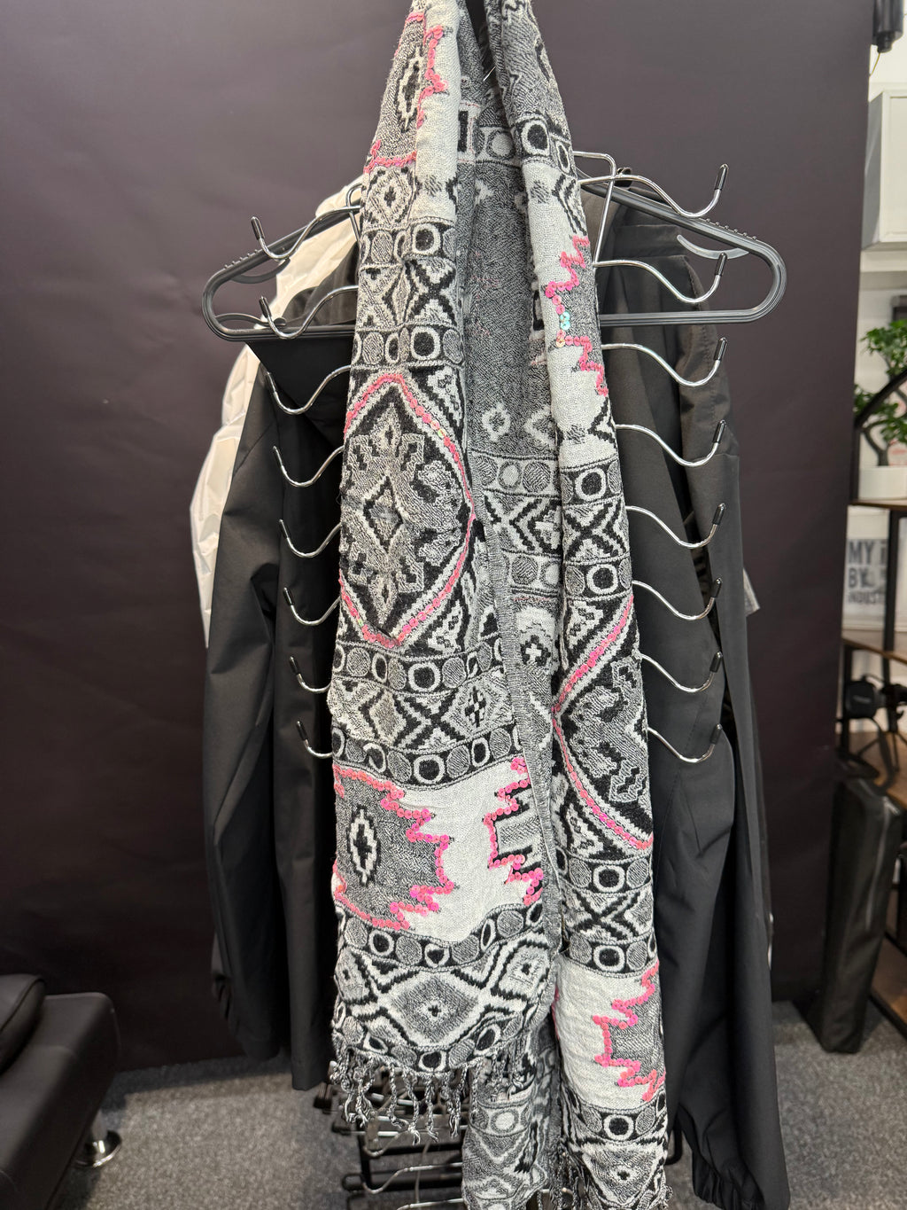 Aztec pattern scarf with squences