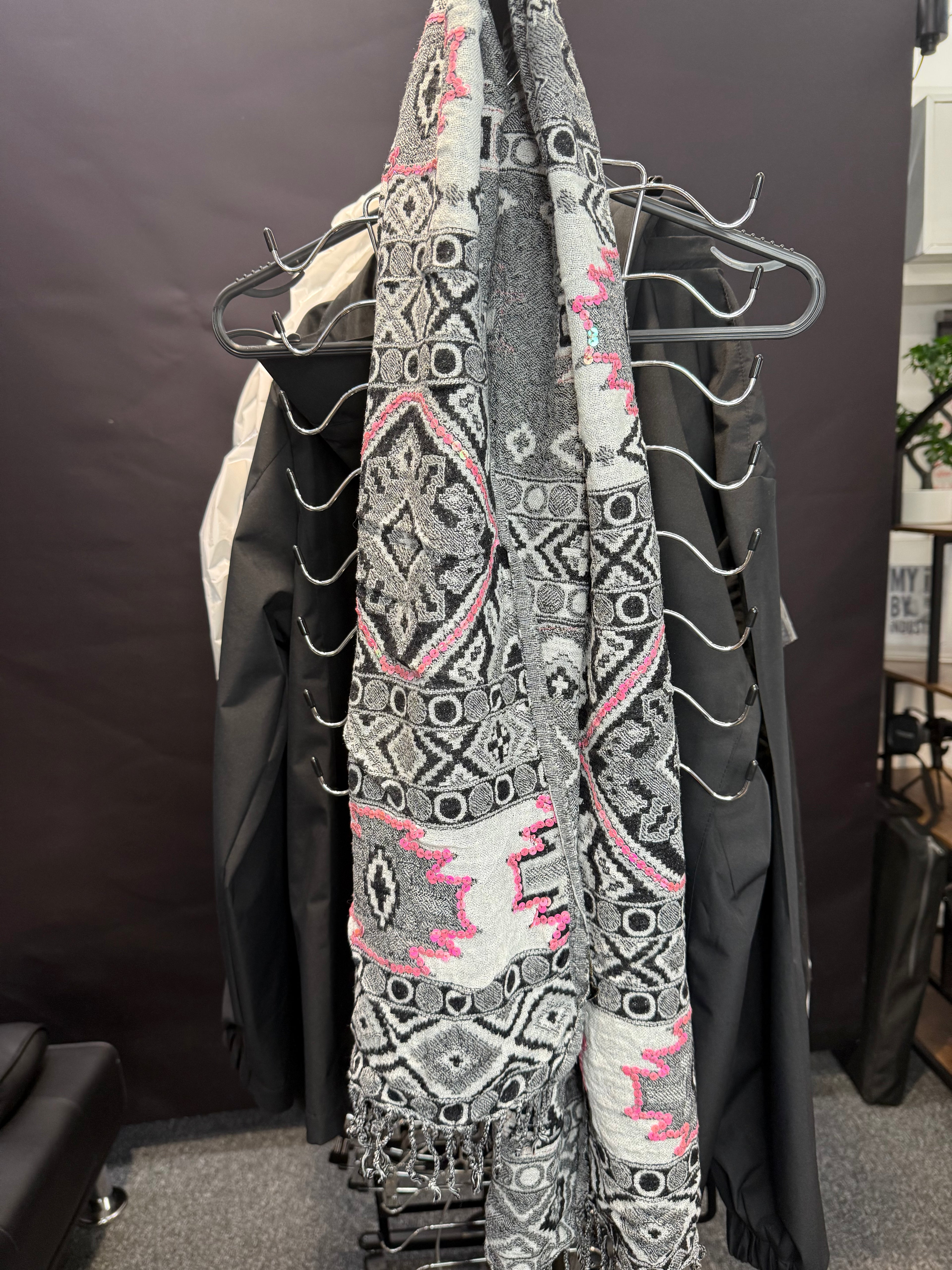 Aztec pattern scarf with squences