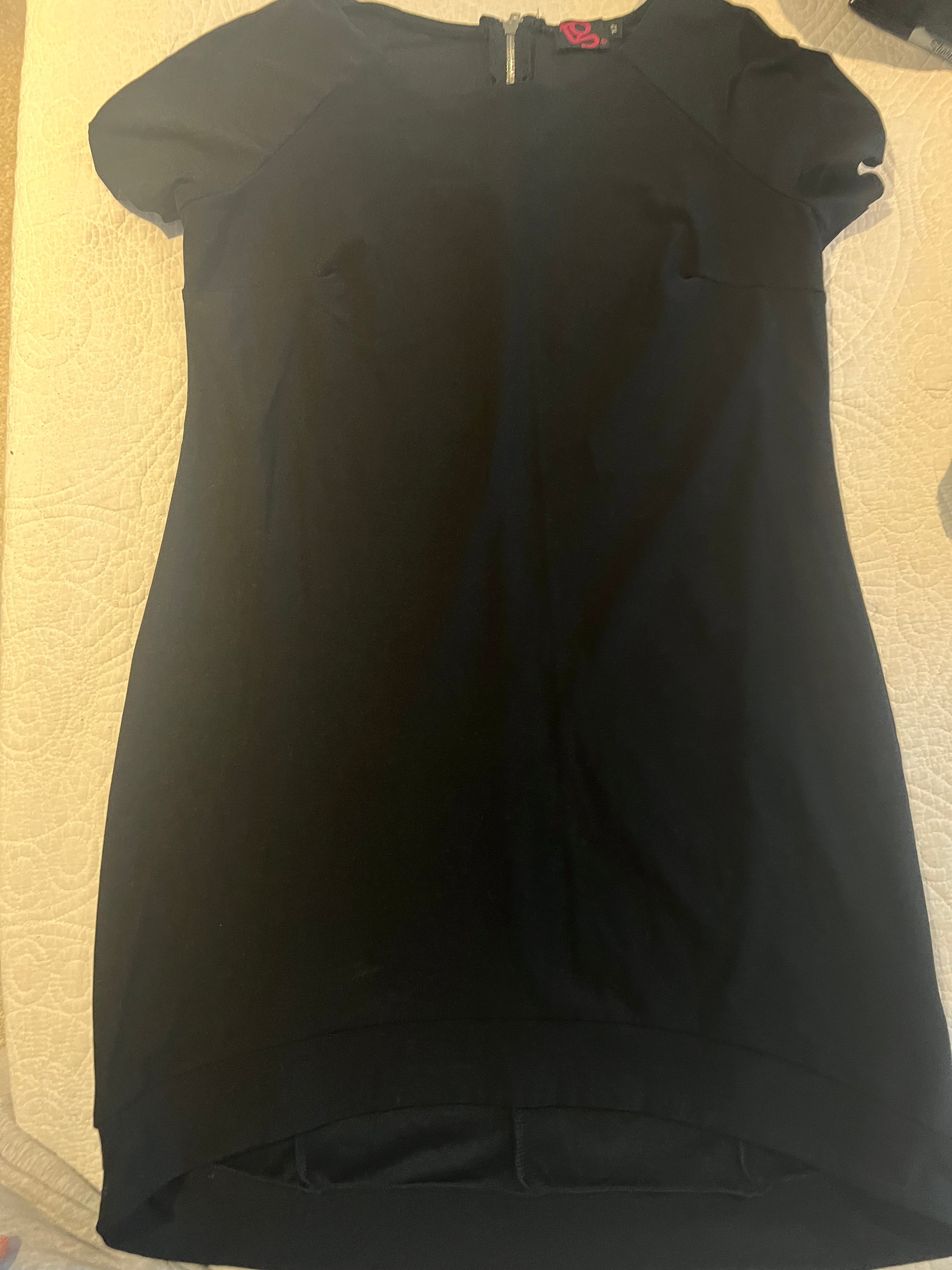 Black short sleeve top