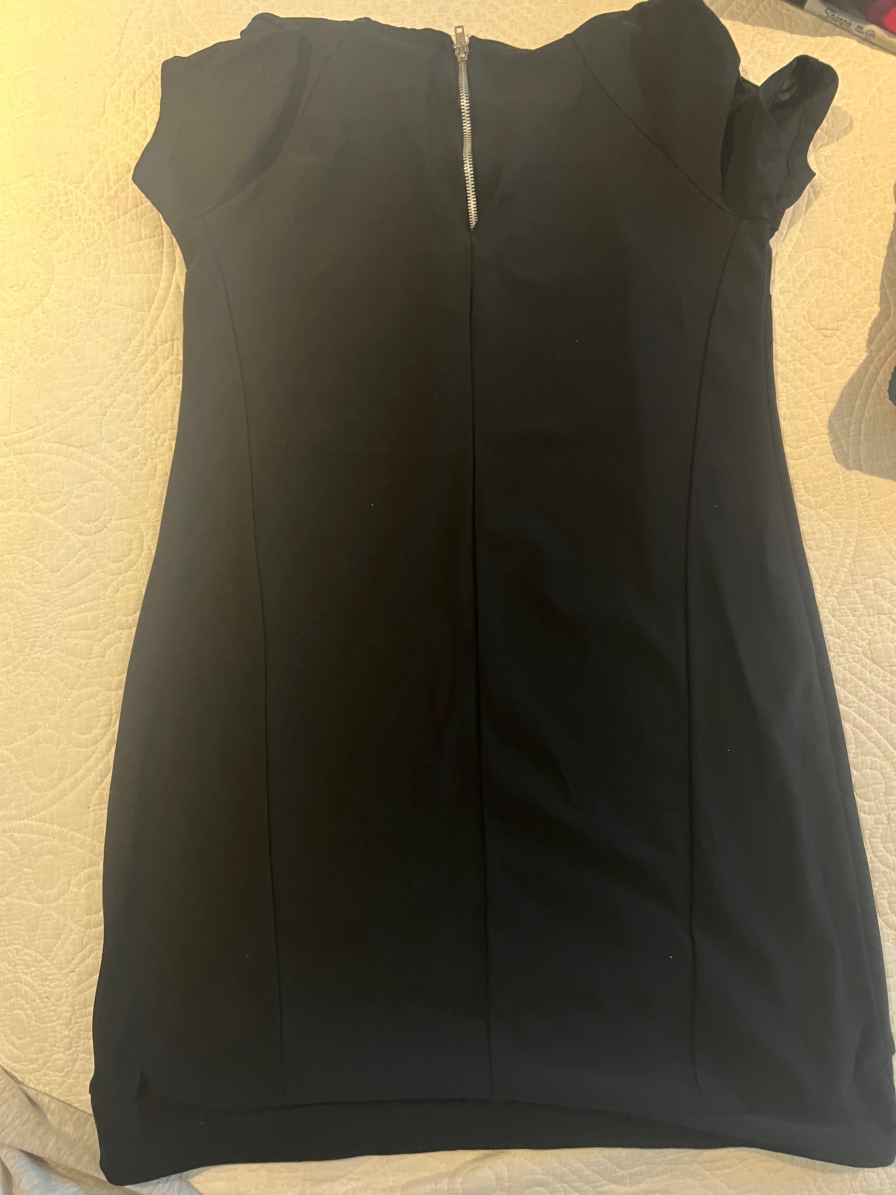 Black short sleeve top