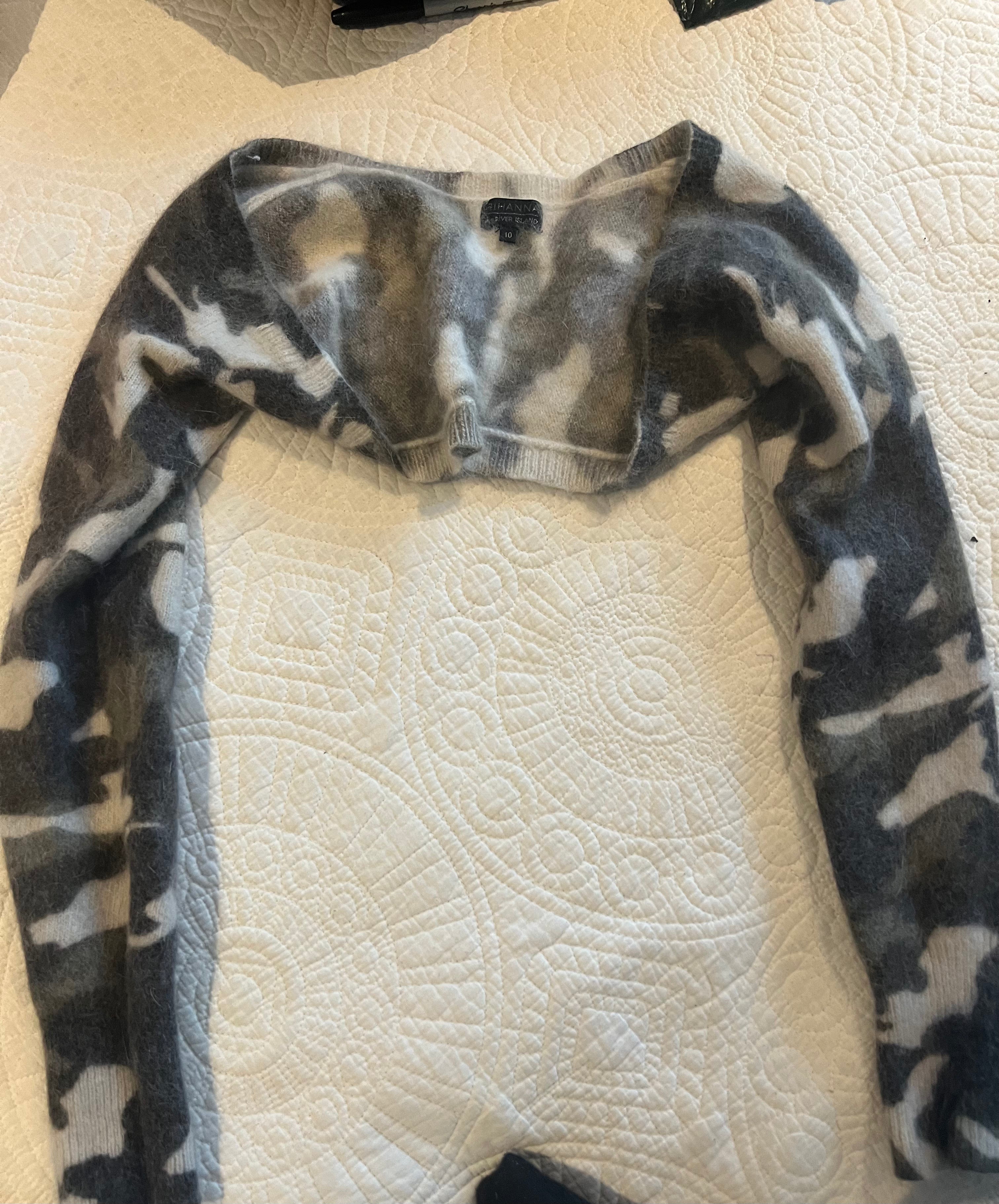 Army sleeve shrug
