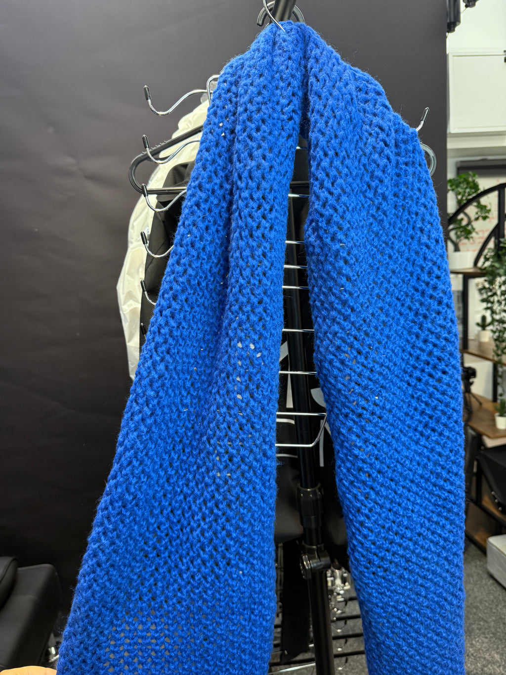 Kniited blue scarf with fringe