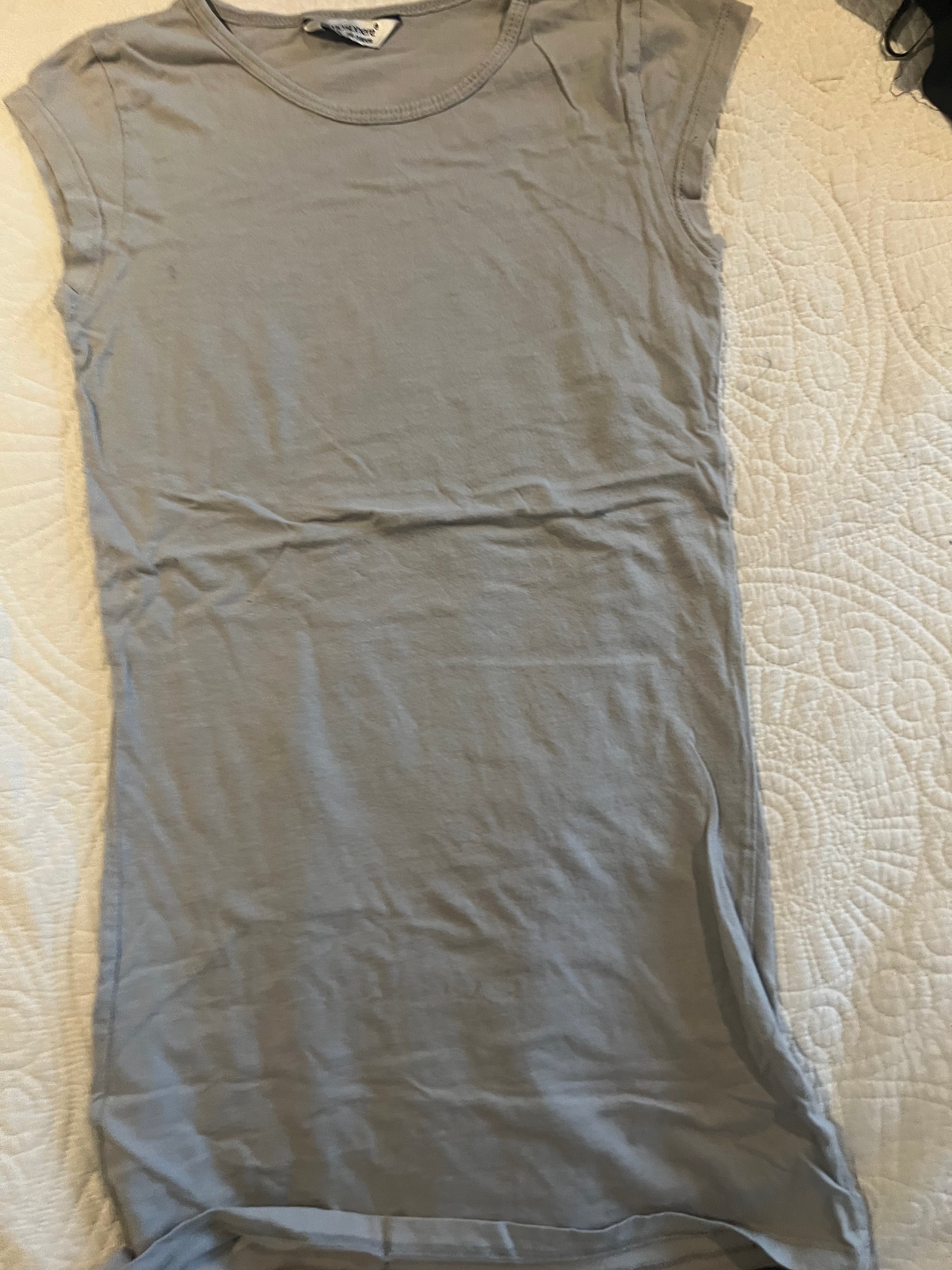 Grey fitted top