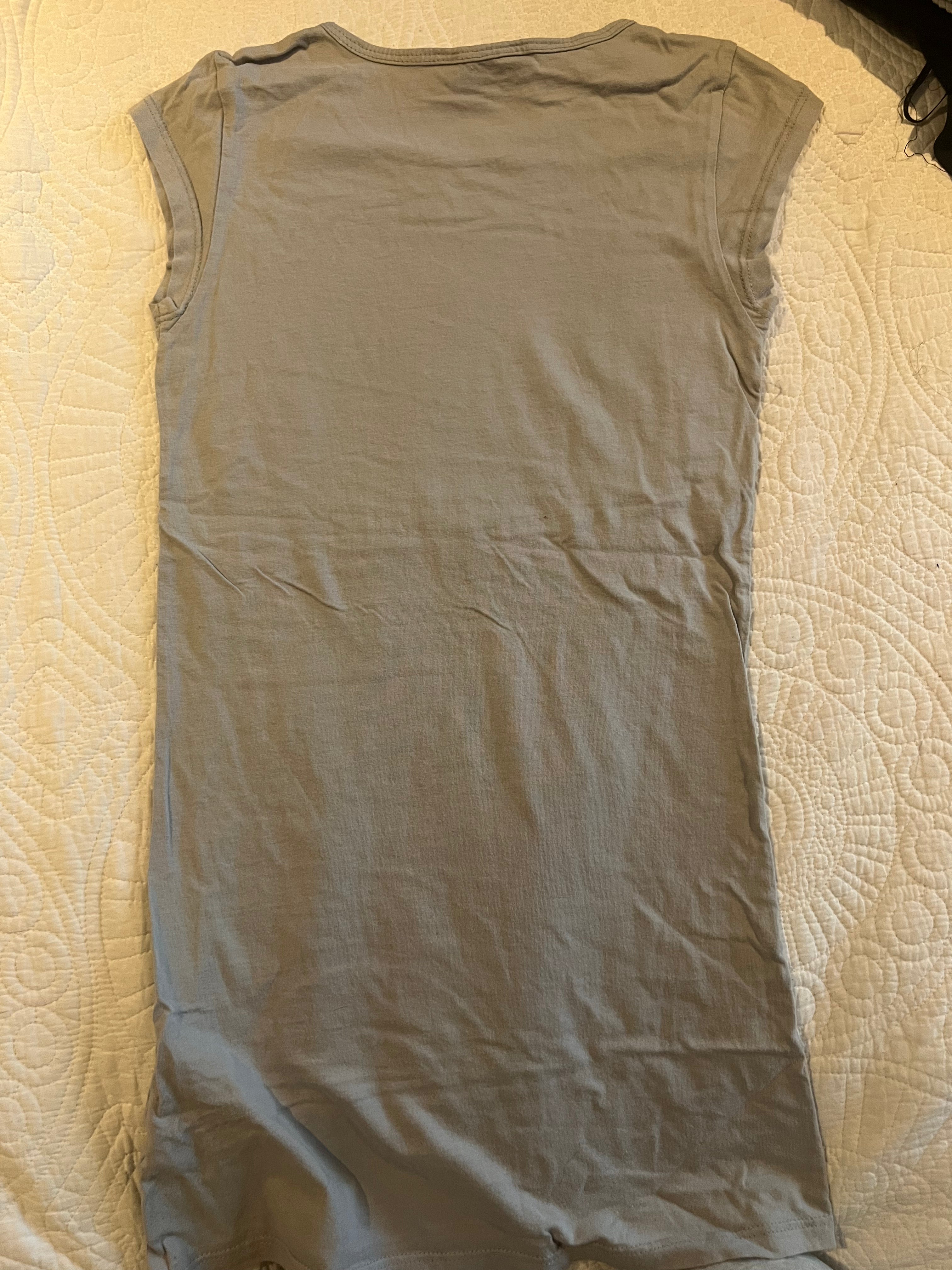Grey fitted top
