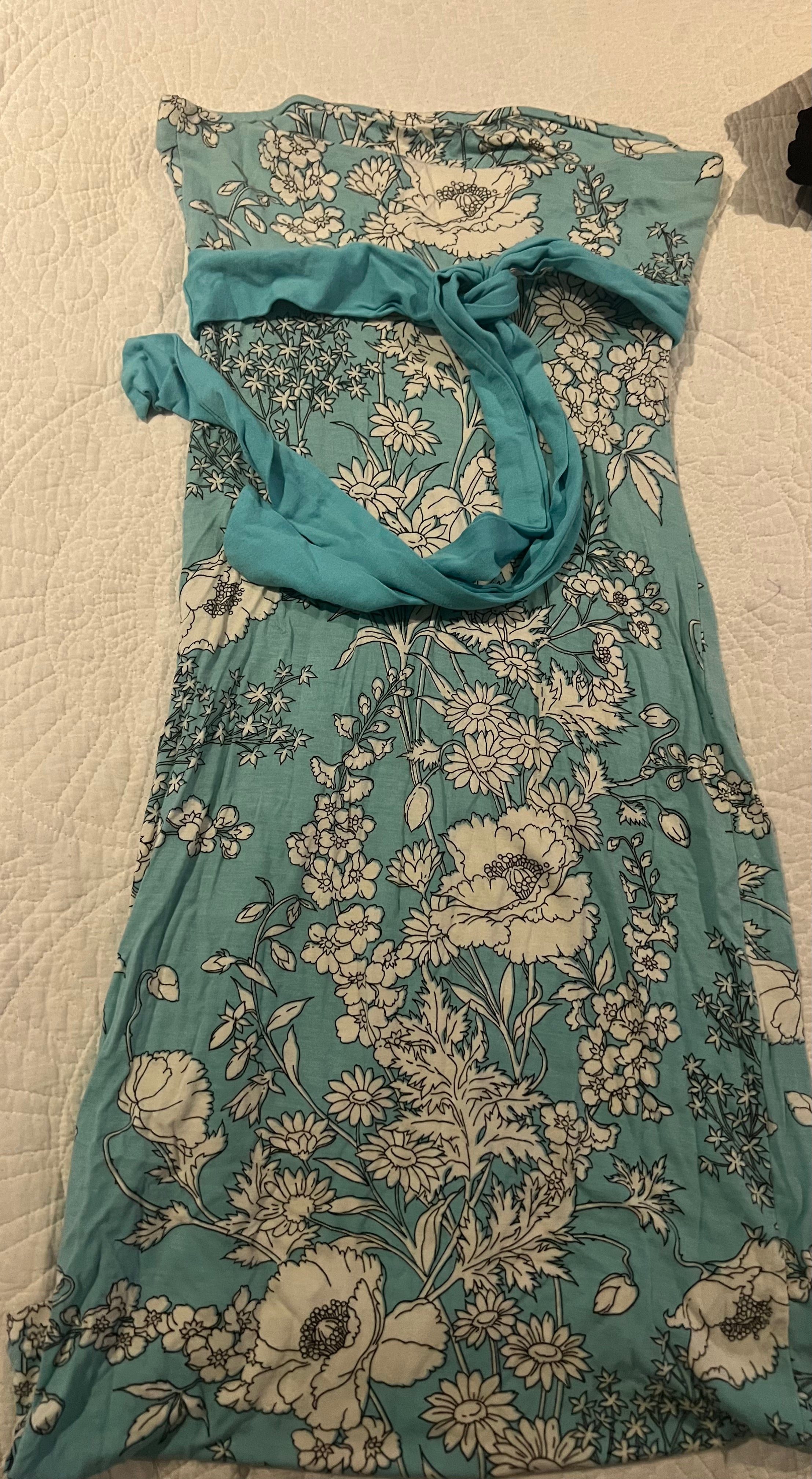 Blue flower print flowy dress