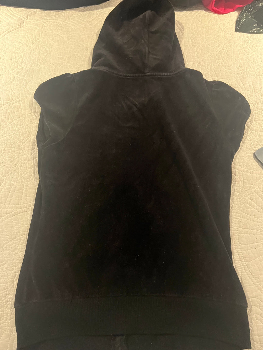 Sleeveless velour black jumper