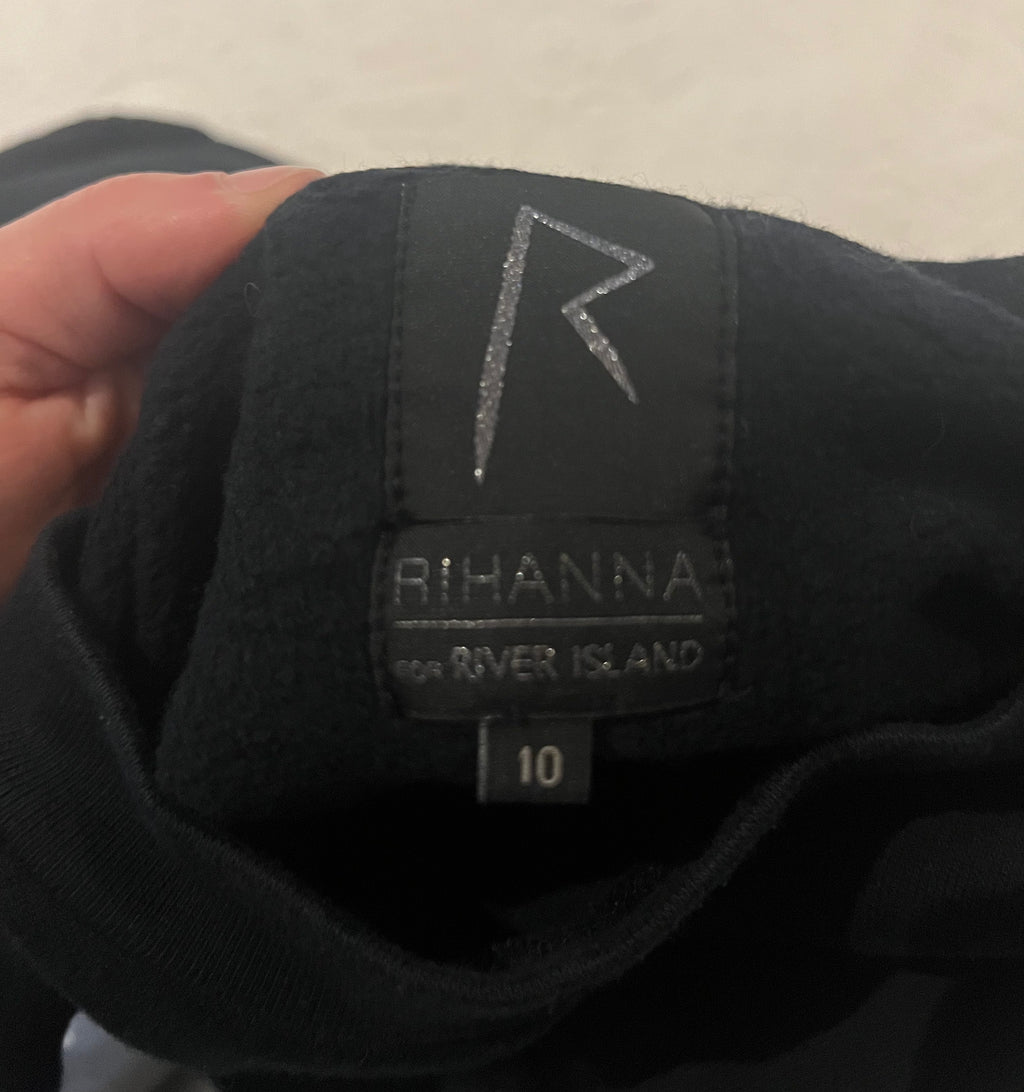 Black long sleeve jumper