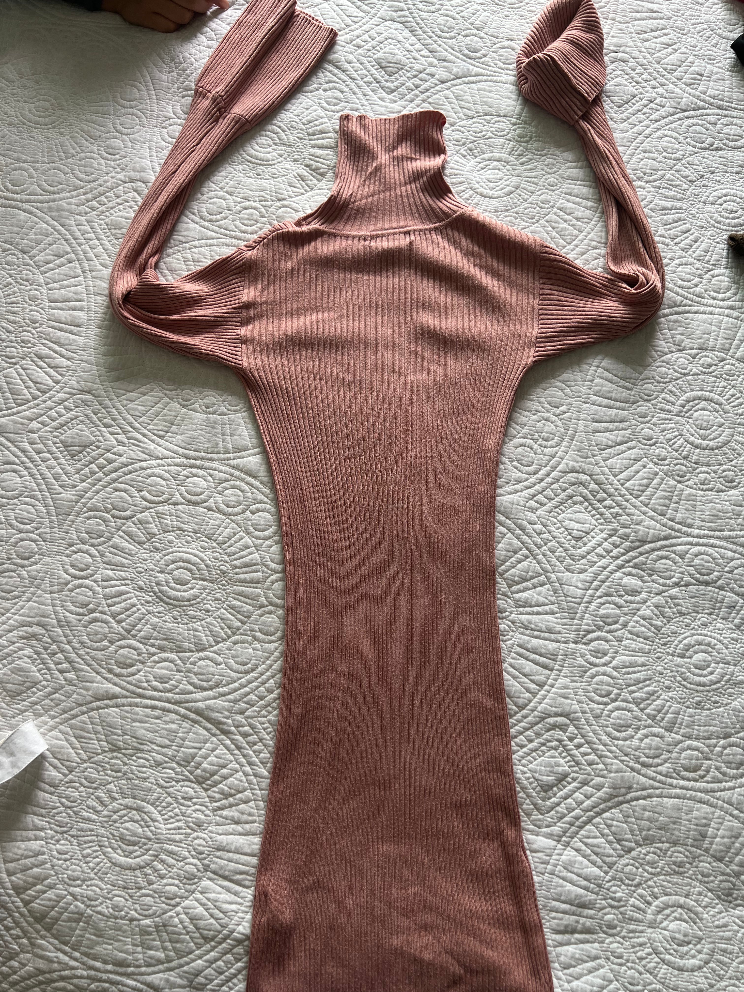 Pink ribbed midi dress