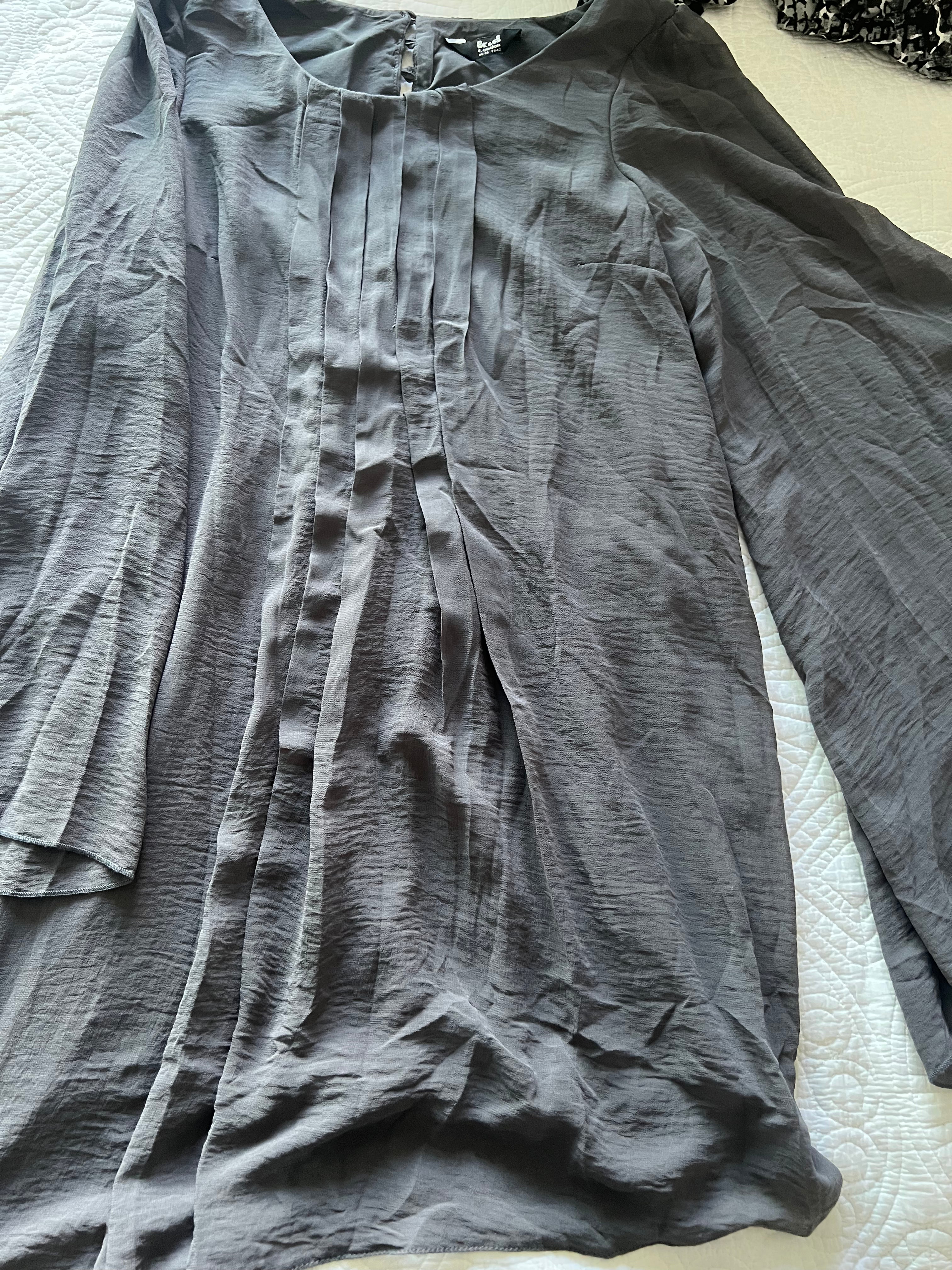 Grey long sleeve flowy  top