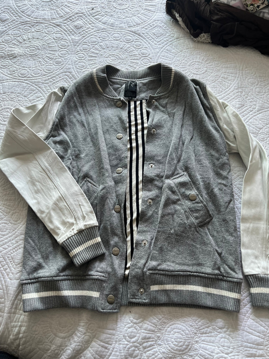 Grey long sleeve jacket