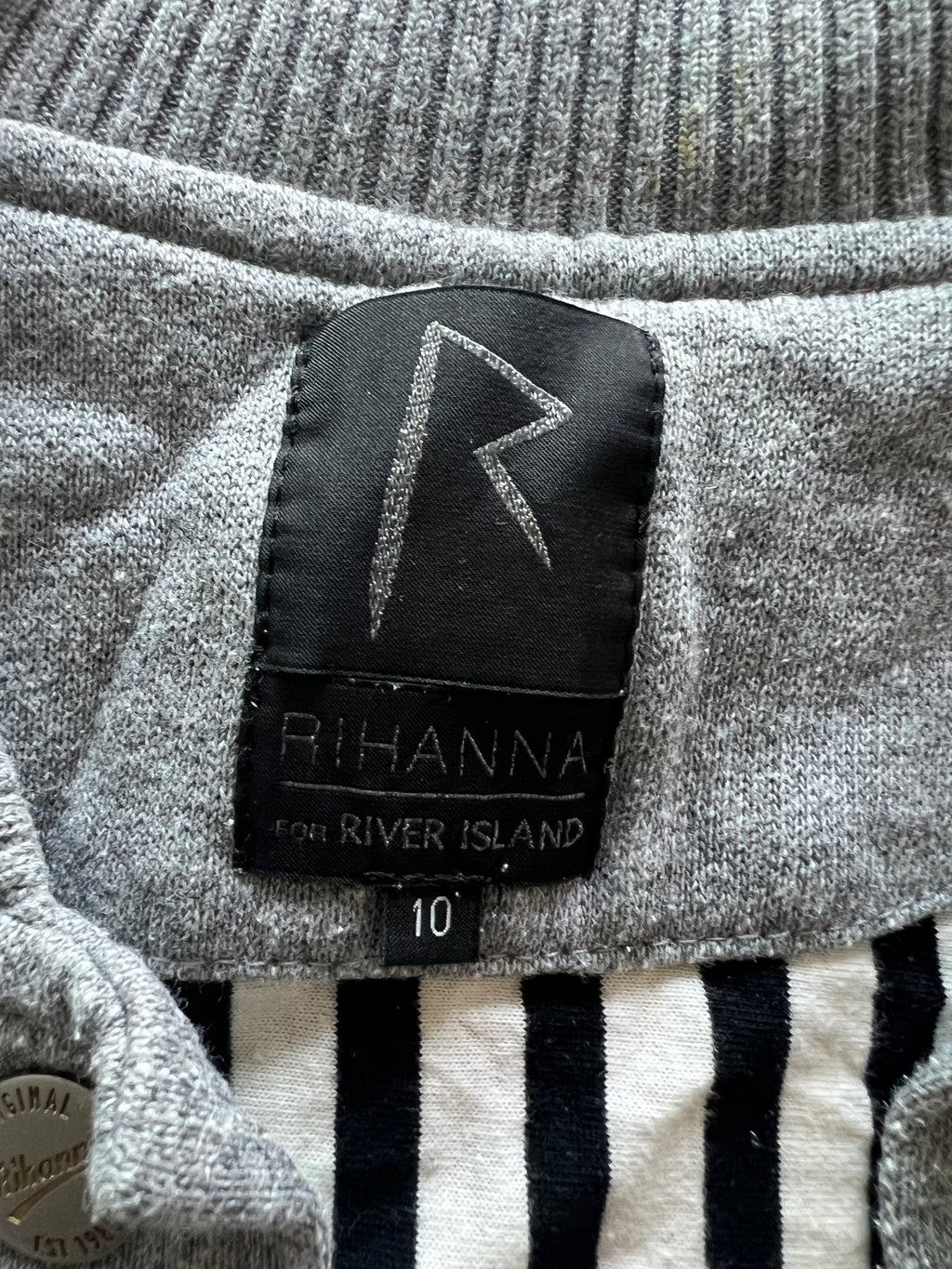 Grey long sleeve jacket