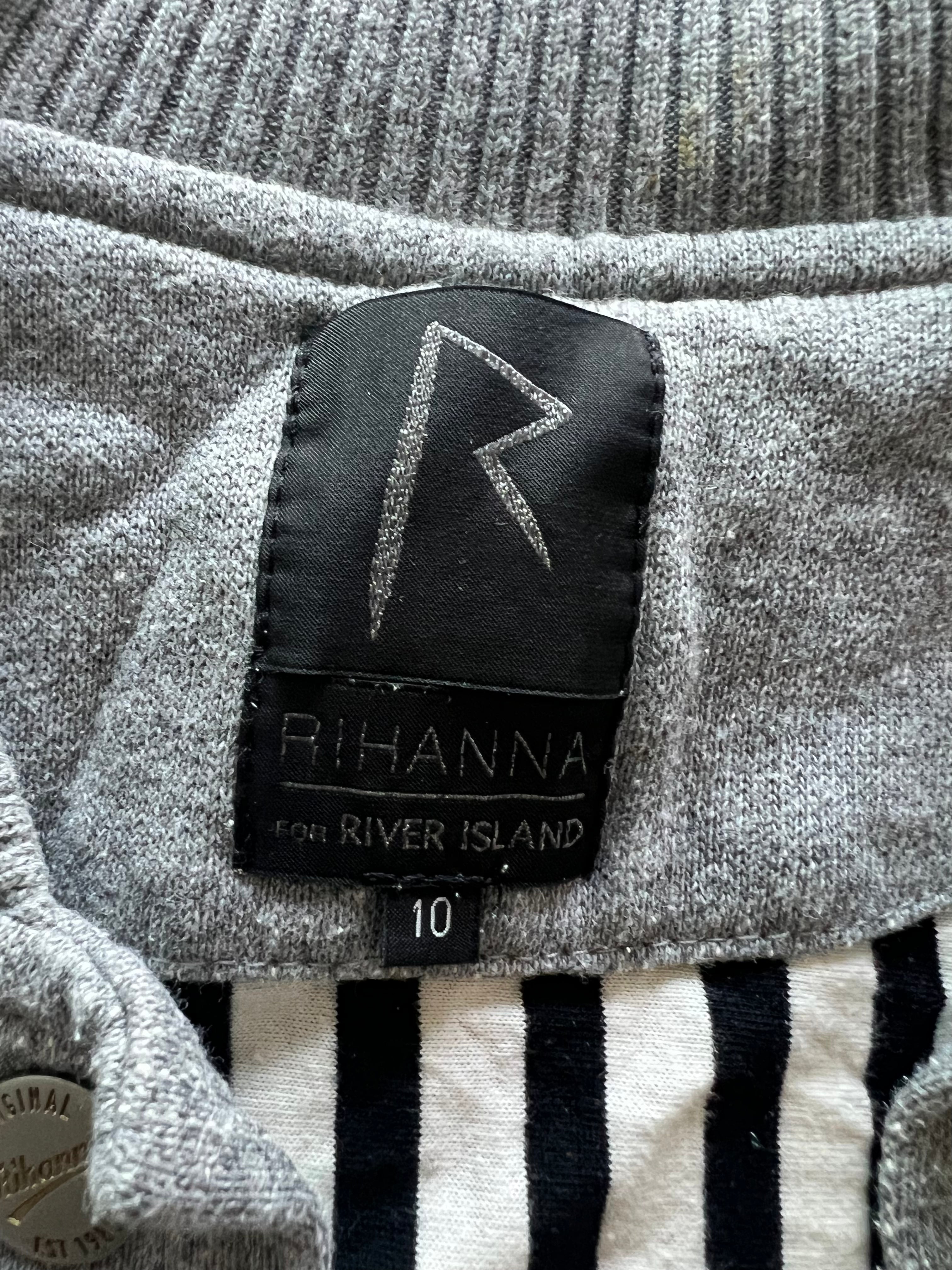 Grey long sleeve jacket