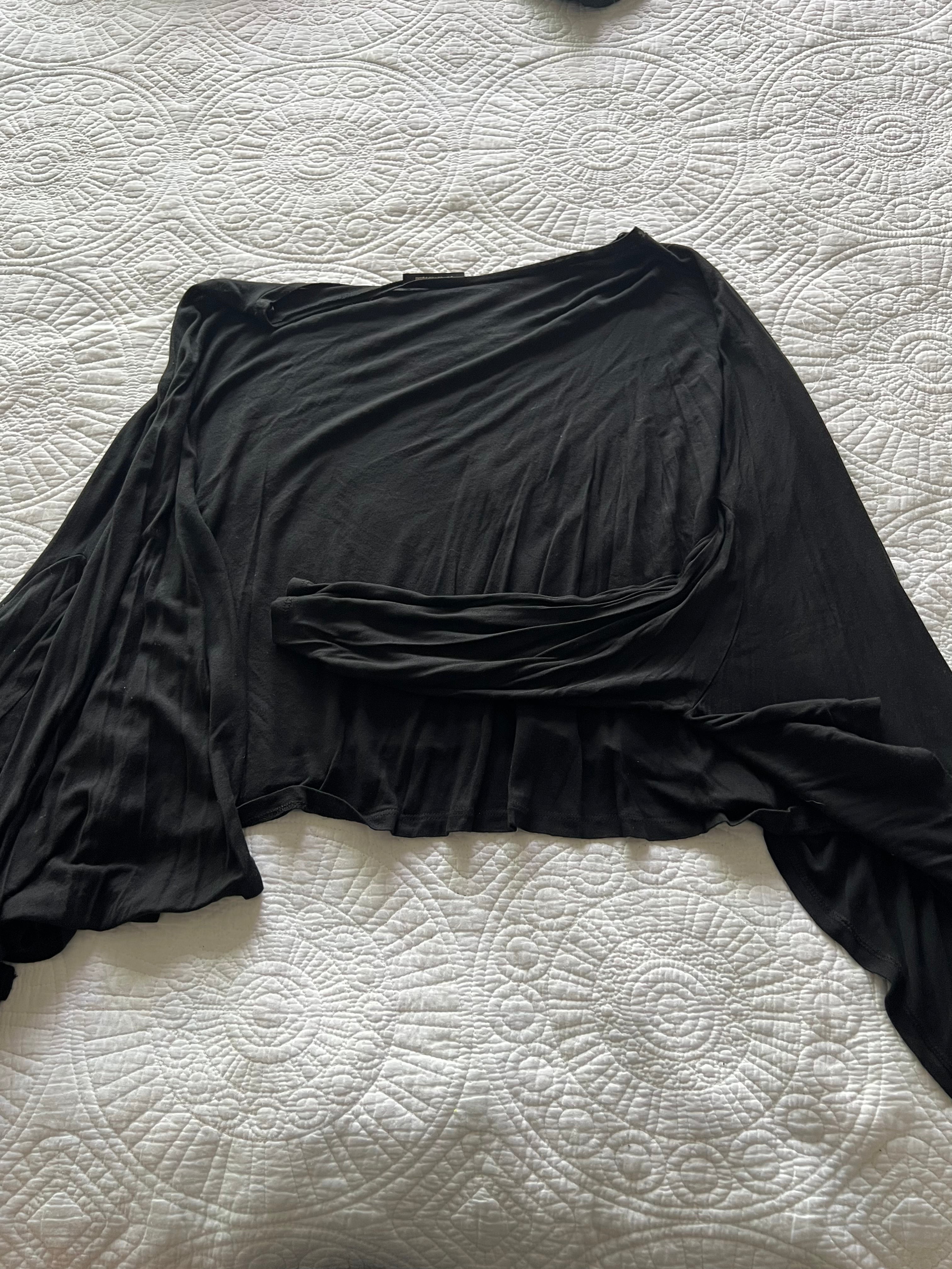 Black oversized crop top