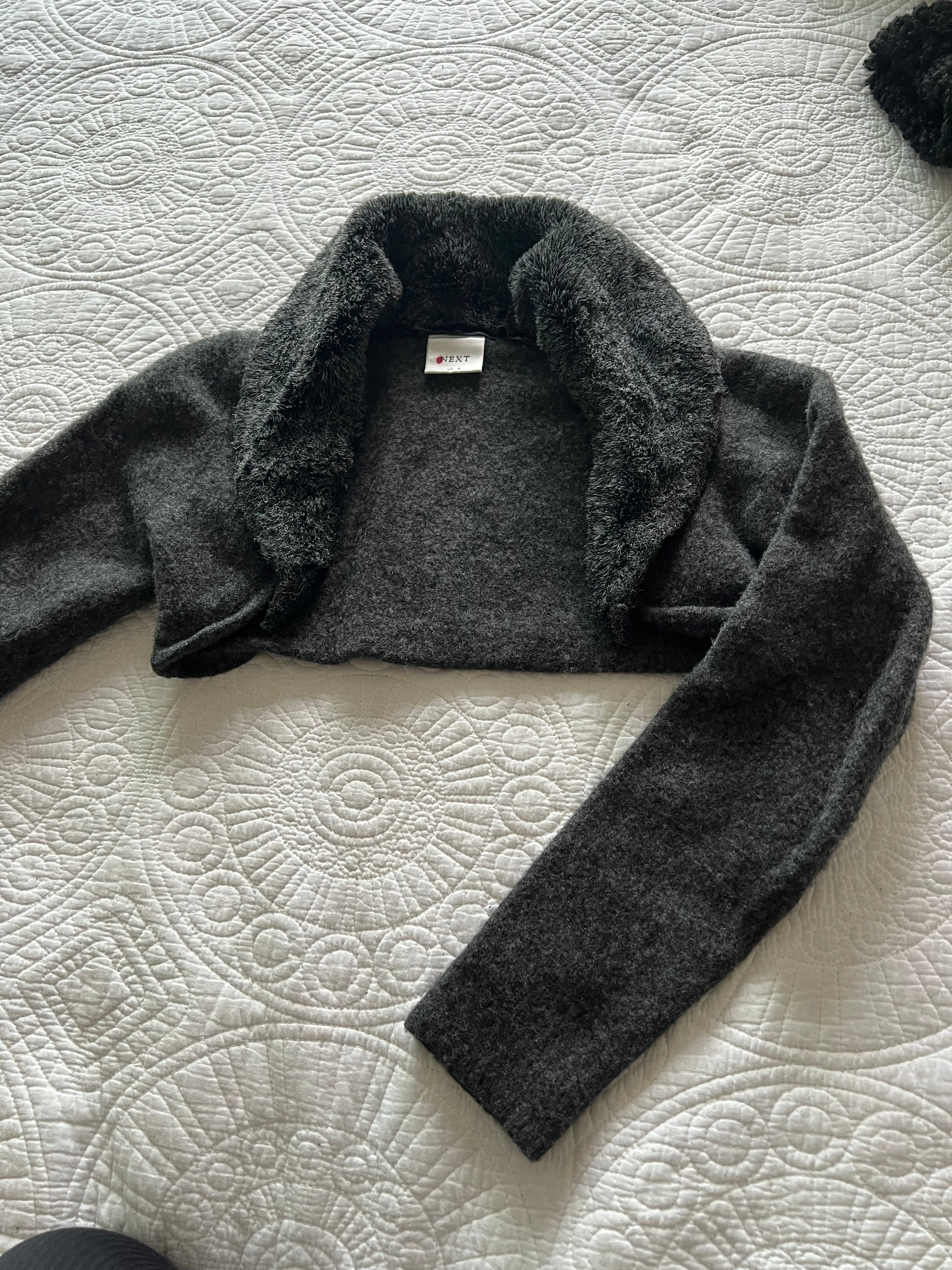 Cropped black jacket