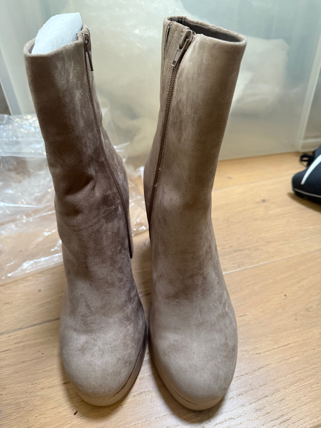 Steve Madden Beige ankle heel boots