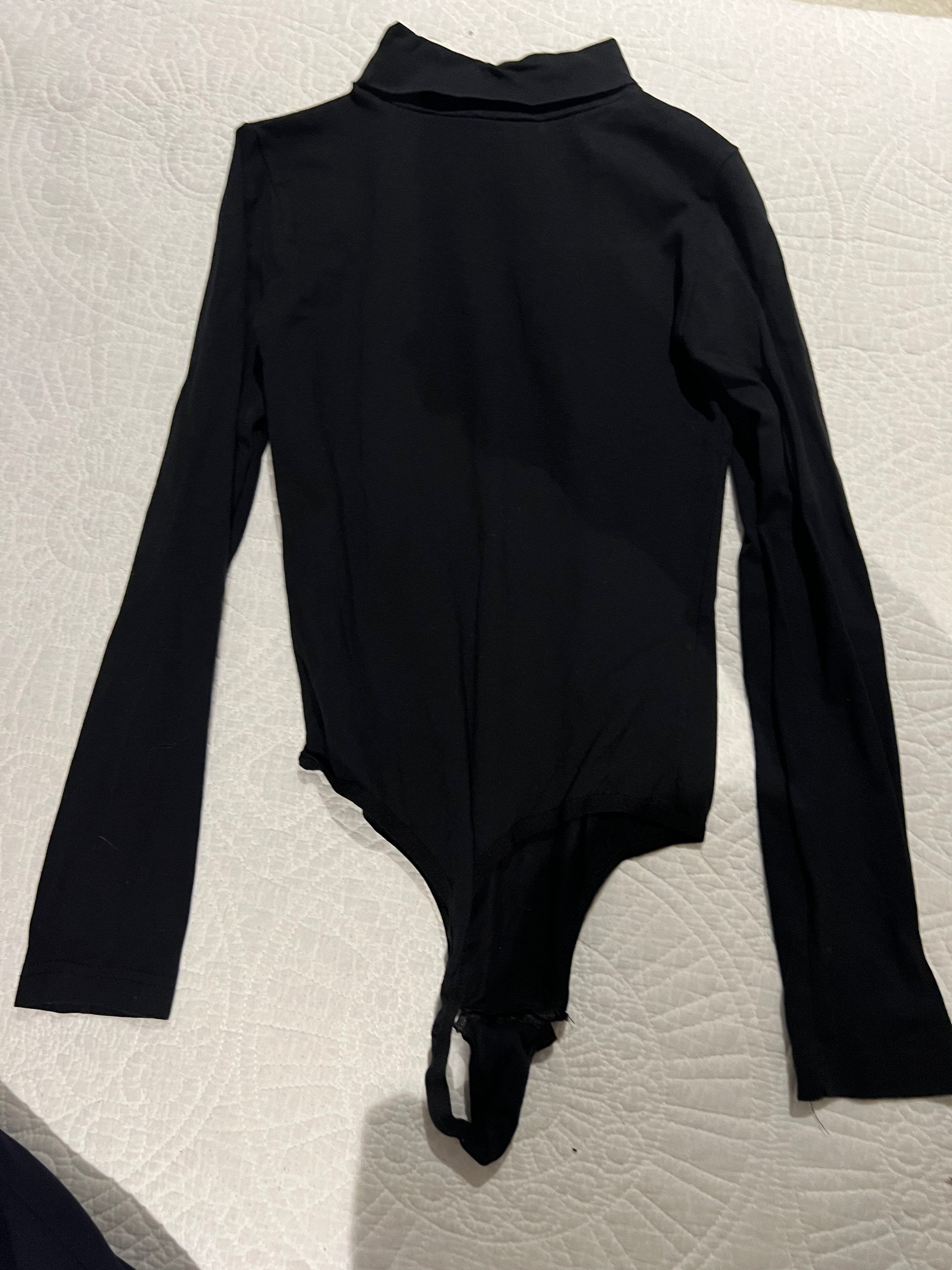 Long sleeve black bodysuit