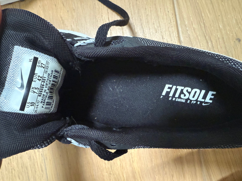 Black & white Nike Fitsole trainers