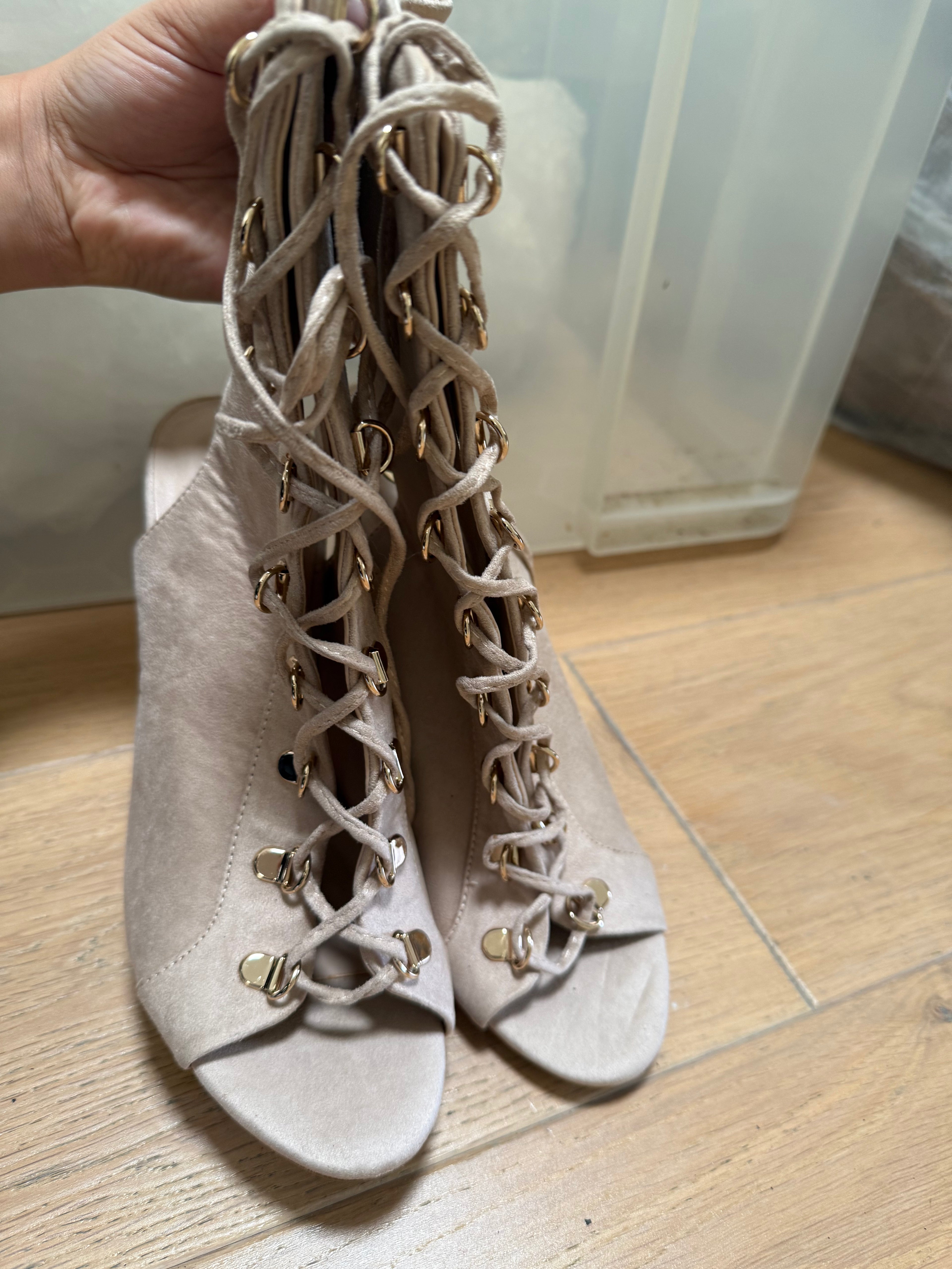 Beige lace up heels / Open toe & ankle