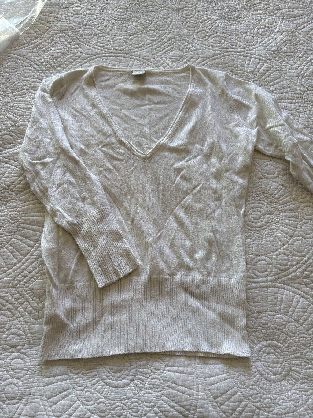 V neck white top