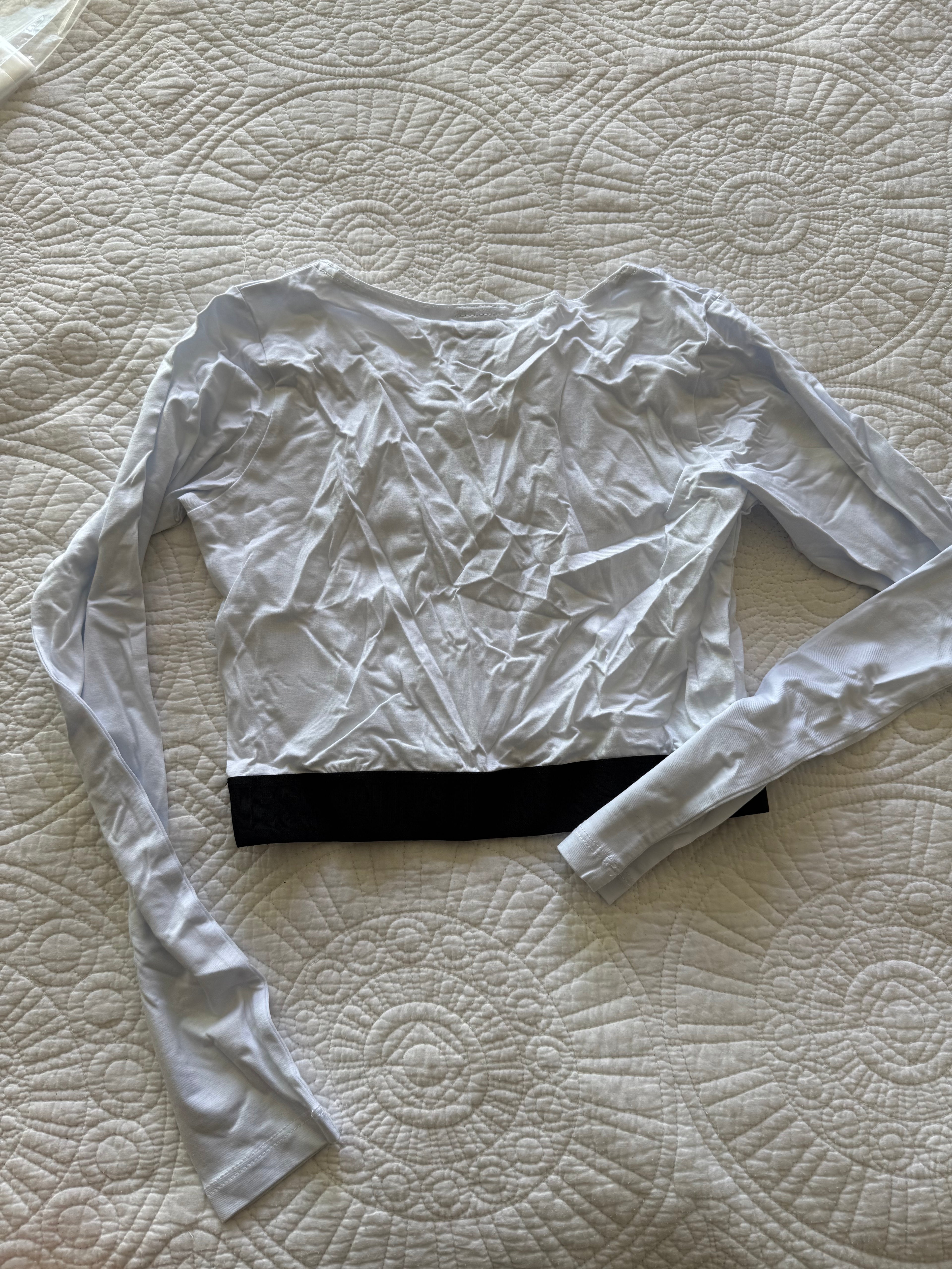 Pursue Fitness White top