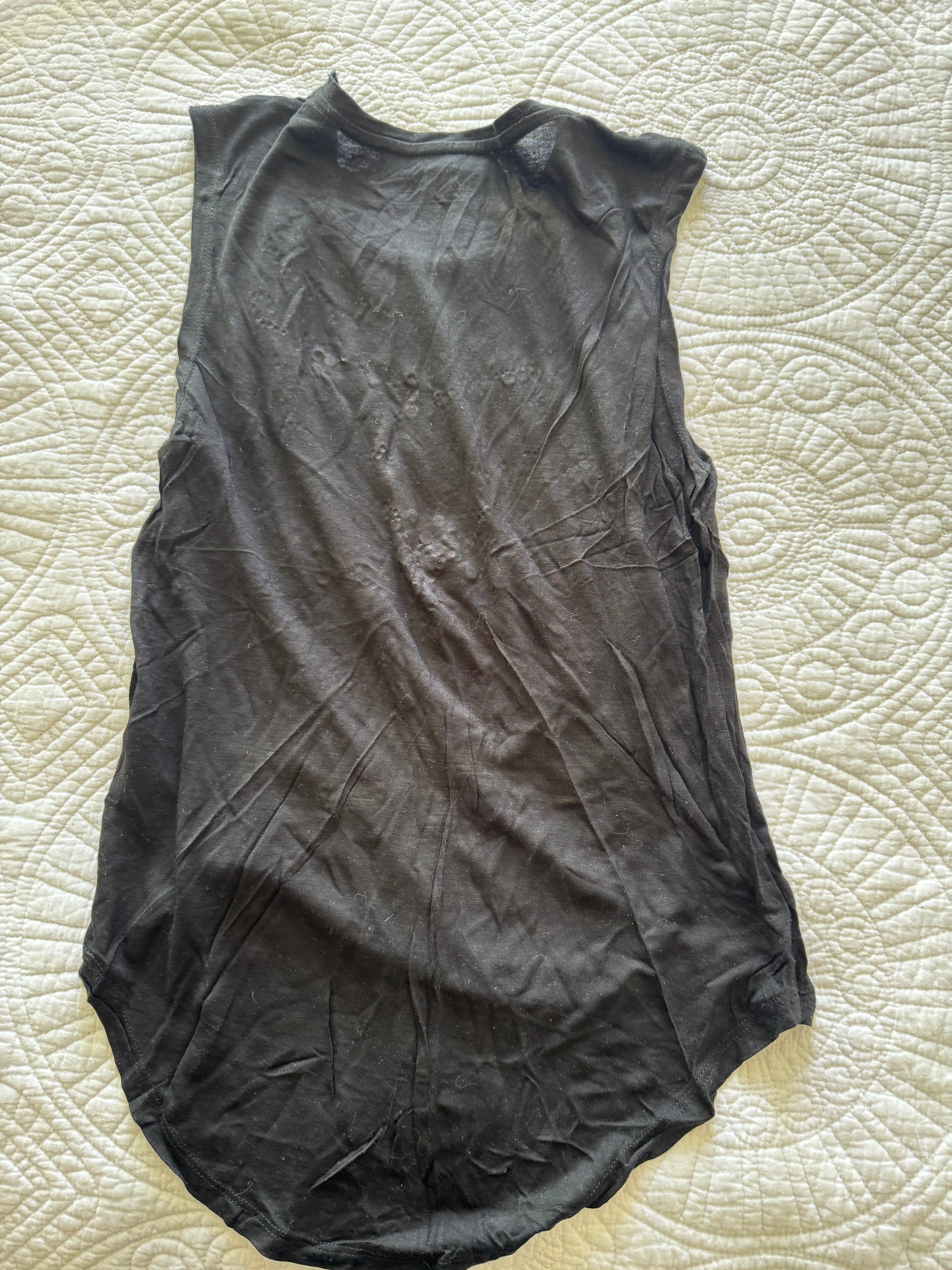 Black peace sign top, petite