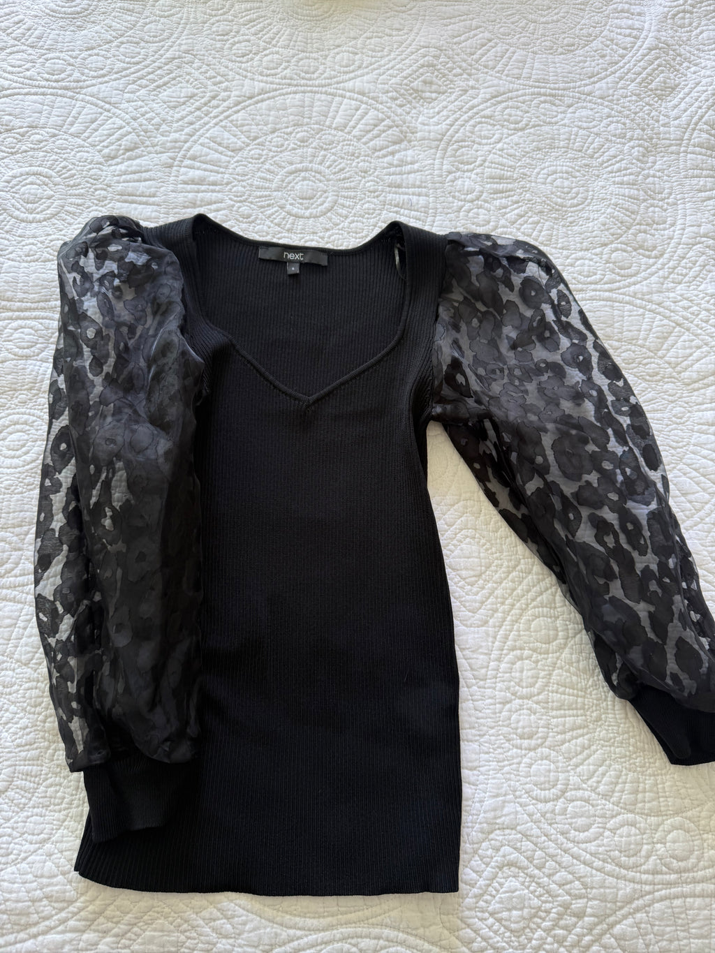 Black top / puffy sleeves