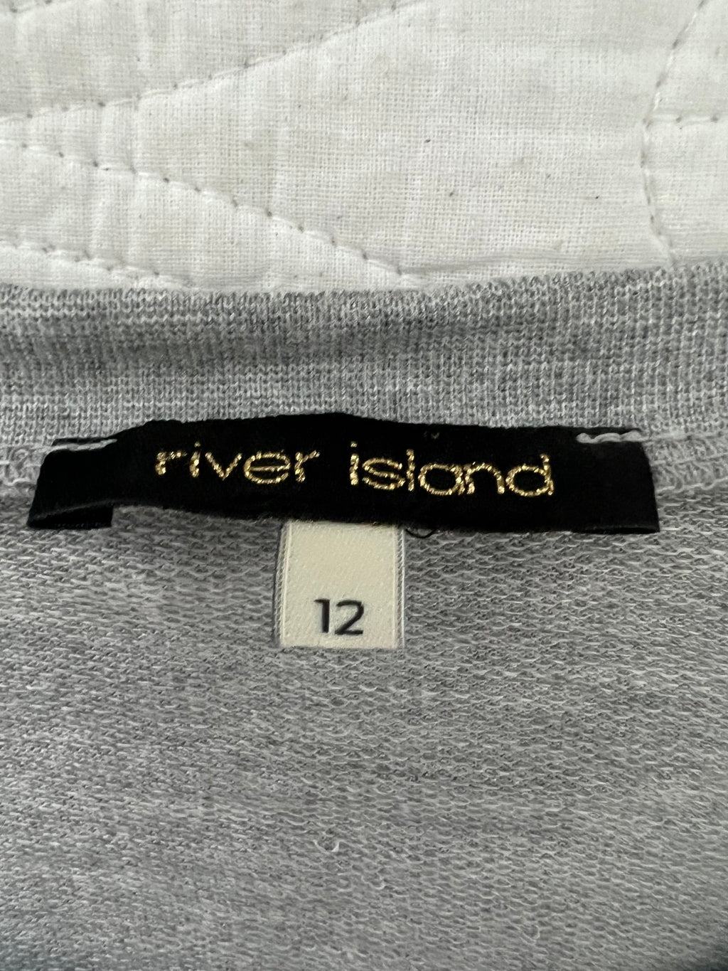 3/4 sleeve grey top